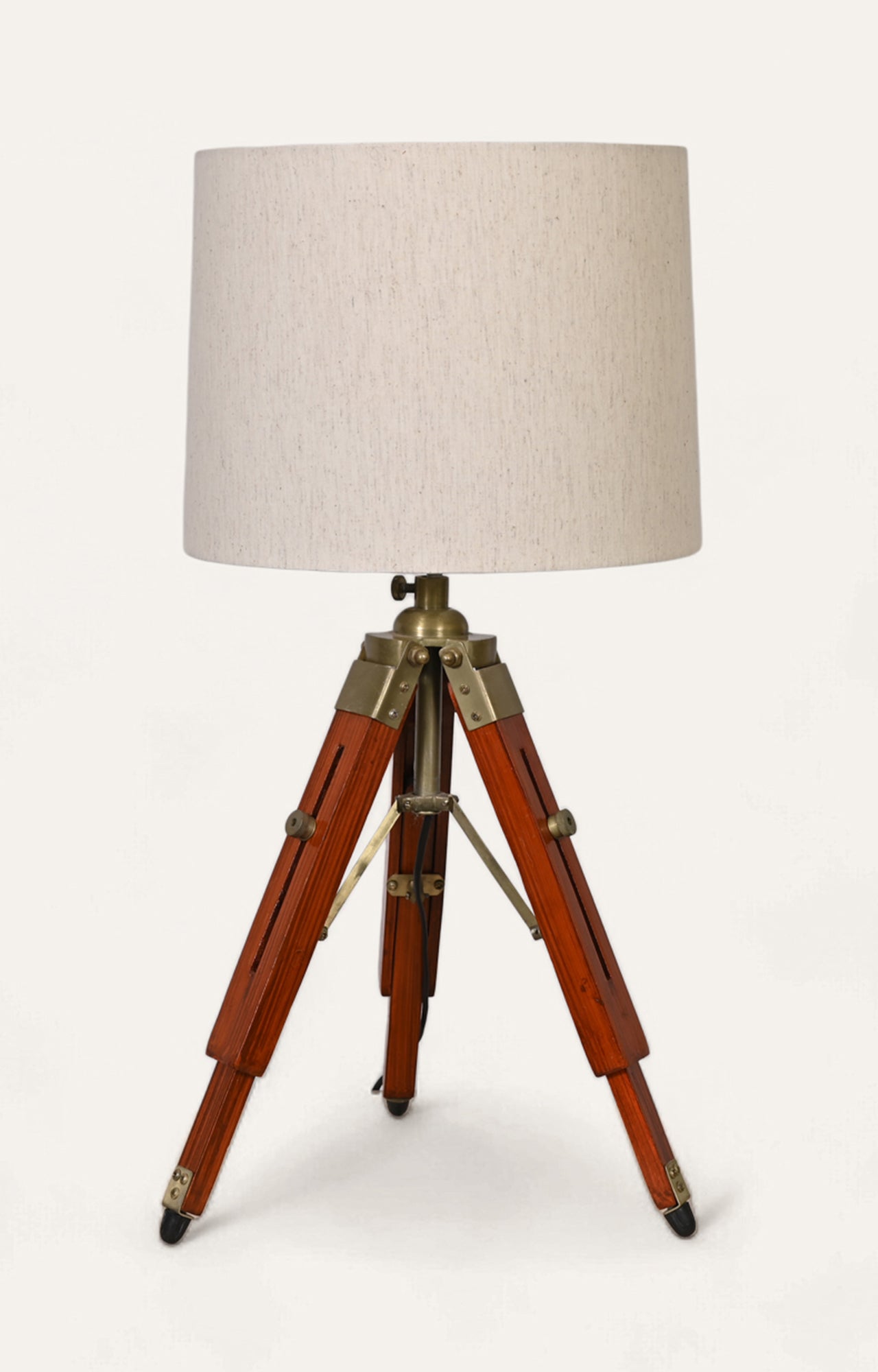 Tripod table lamp
