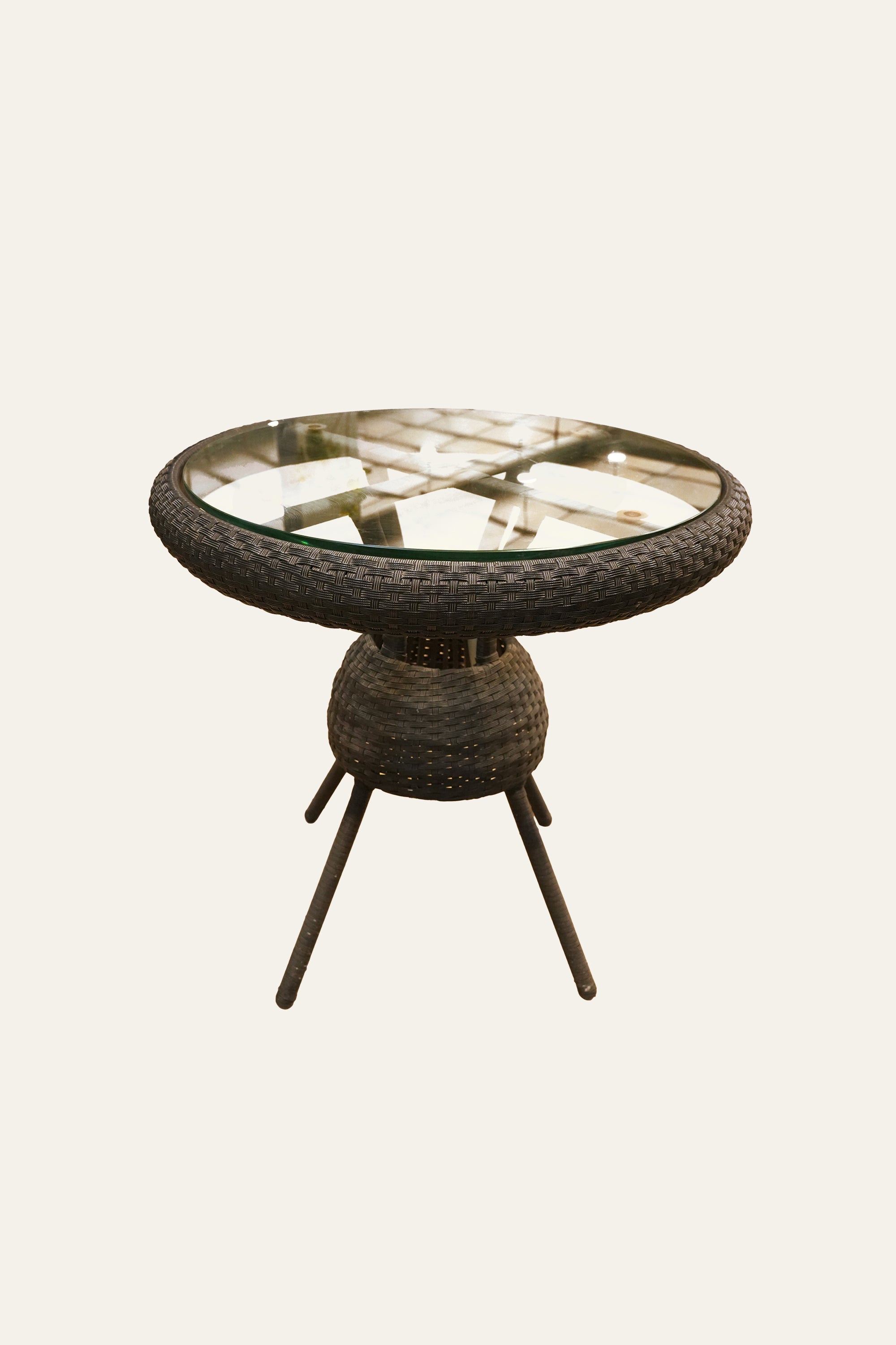 Round Outdoor Patio Coffee Table with Glass Top