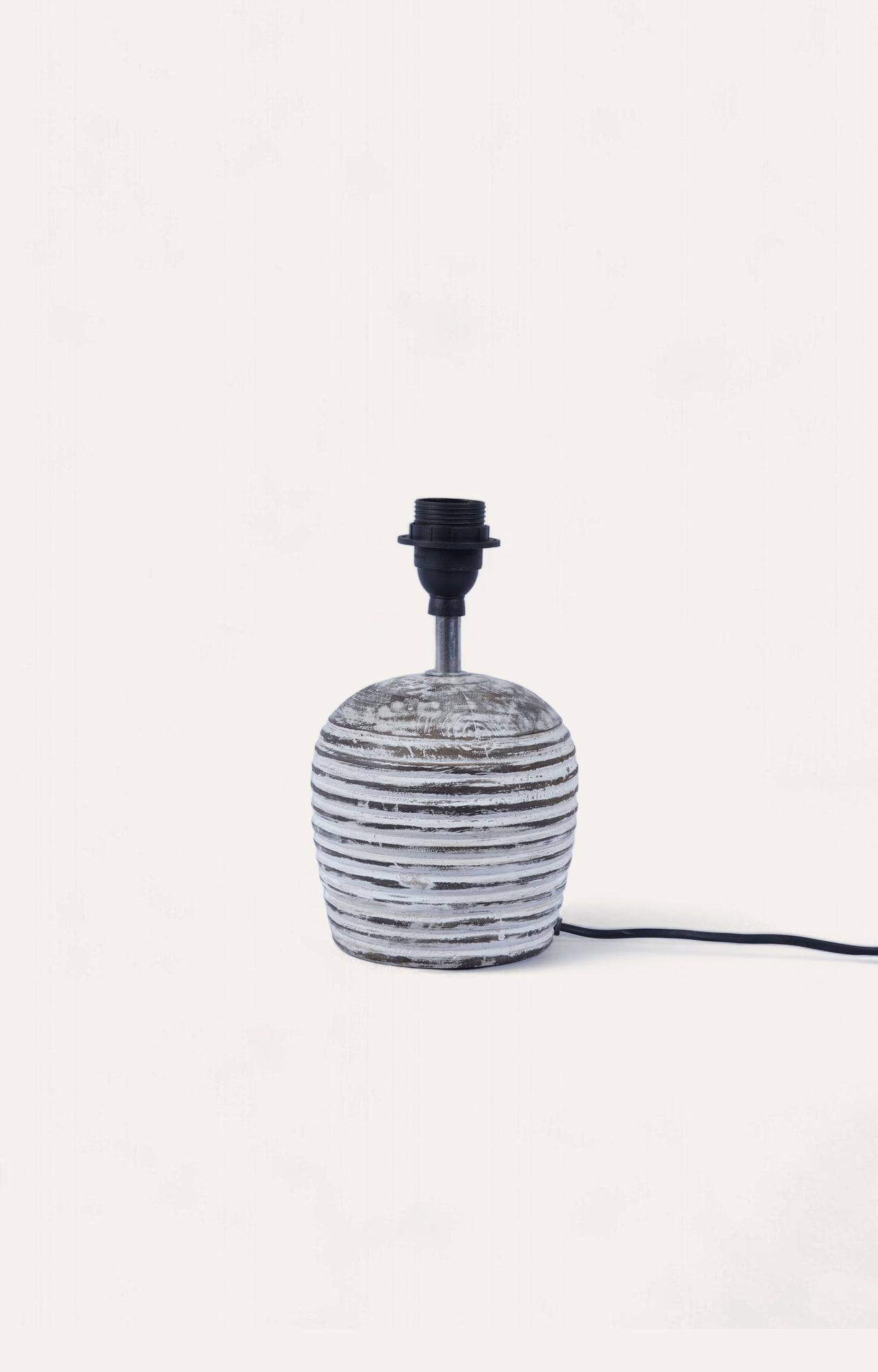 Spiral stumb table lamp