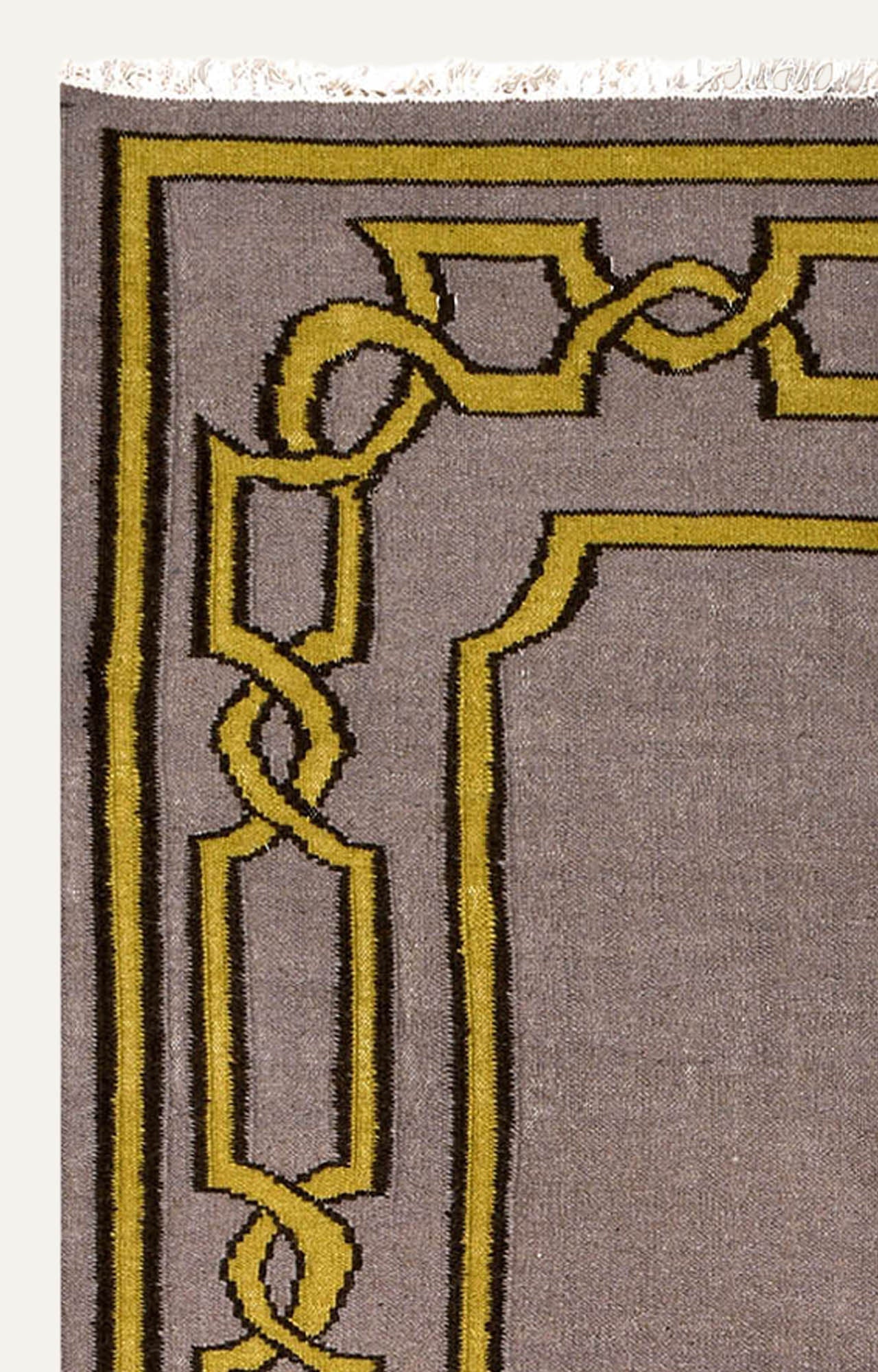 Taupe Chain-Link Border Rug