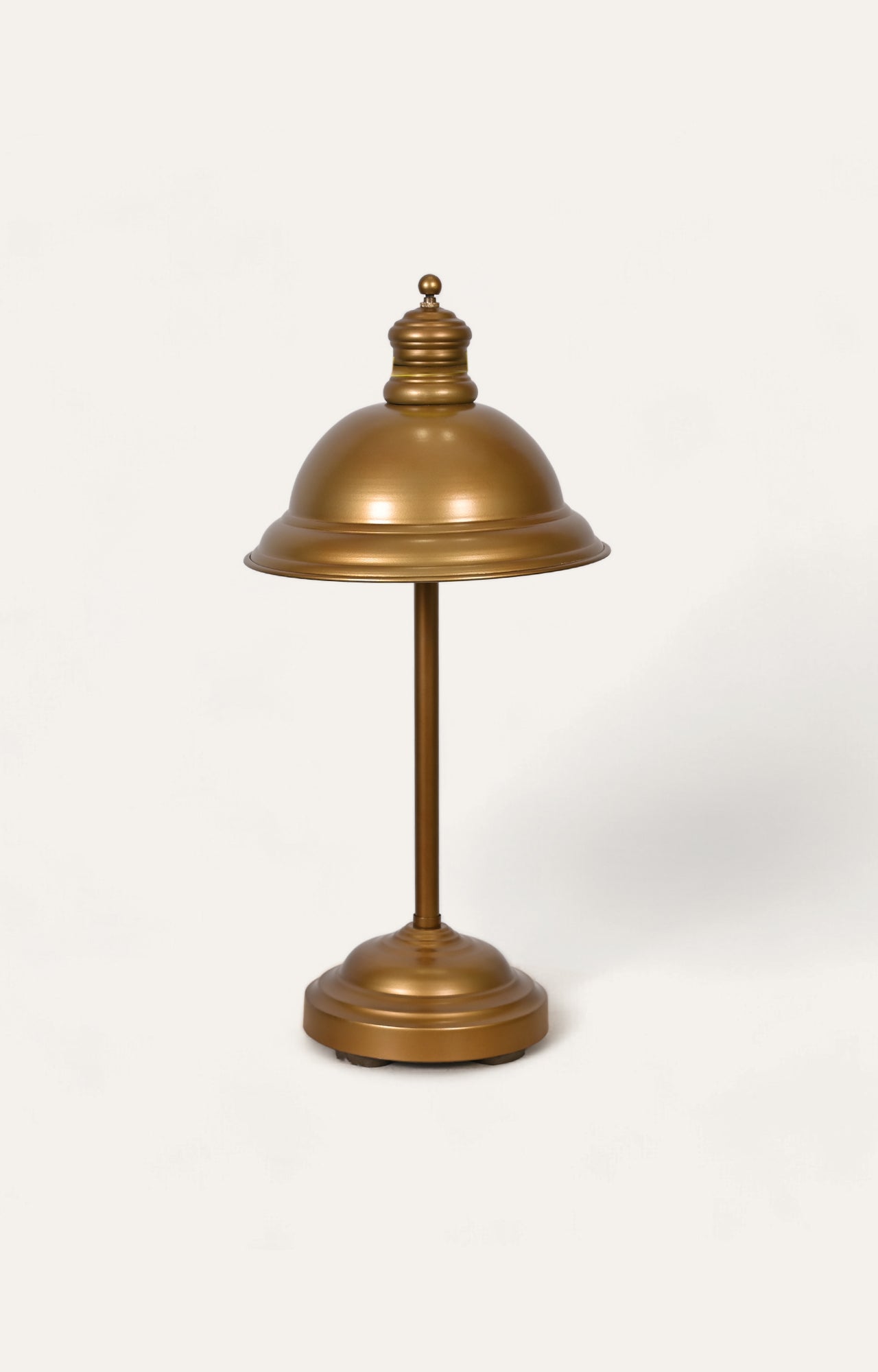 Lampost table lamp