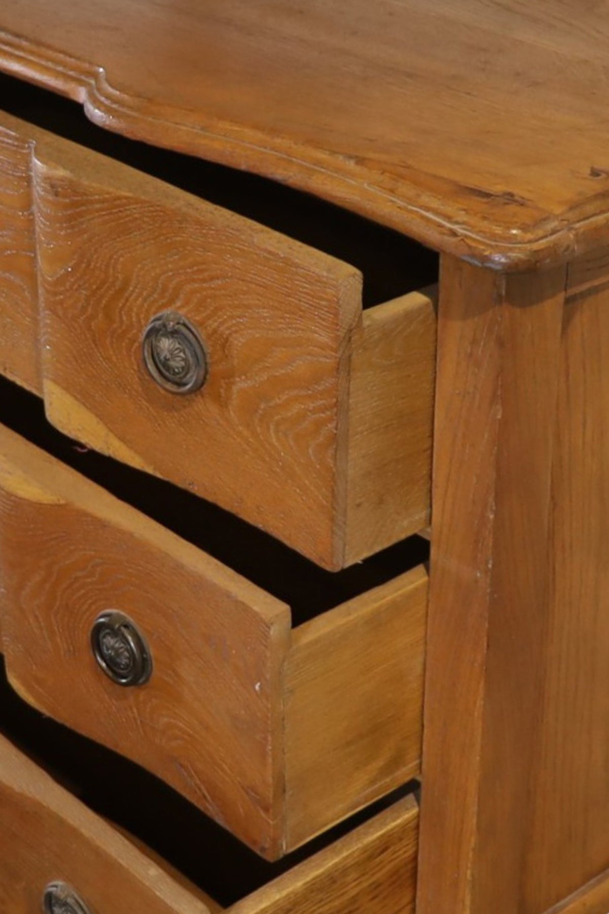 French Style Curved Front 3-Drawer Chest of Drawers