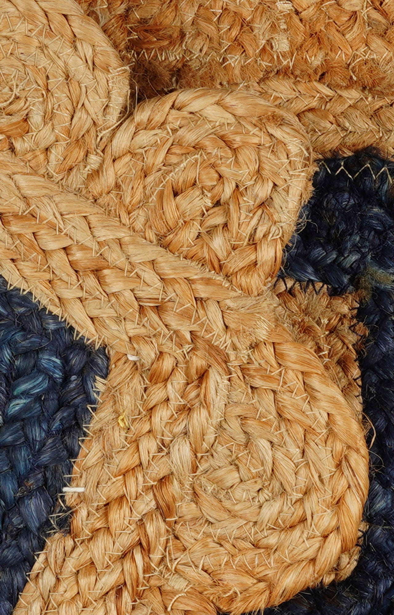 Decorative jute rug