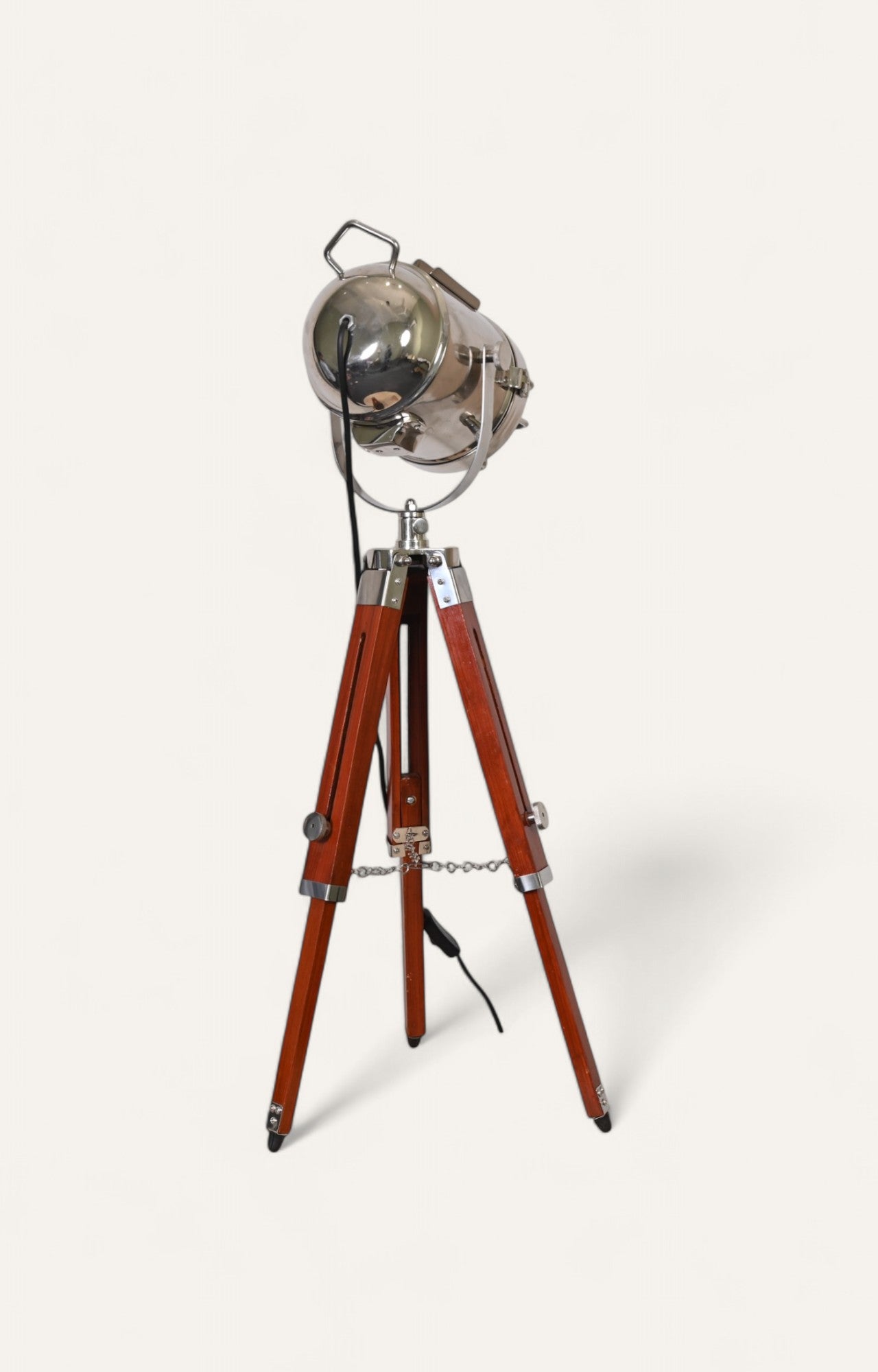 Tripod table lamp