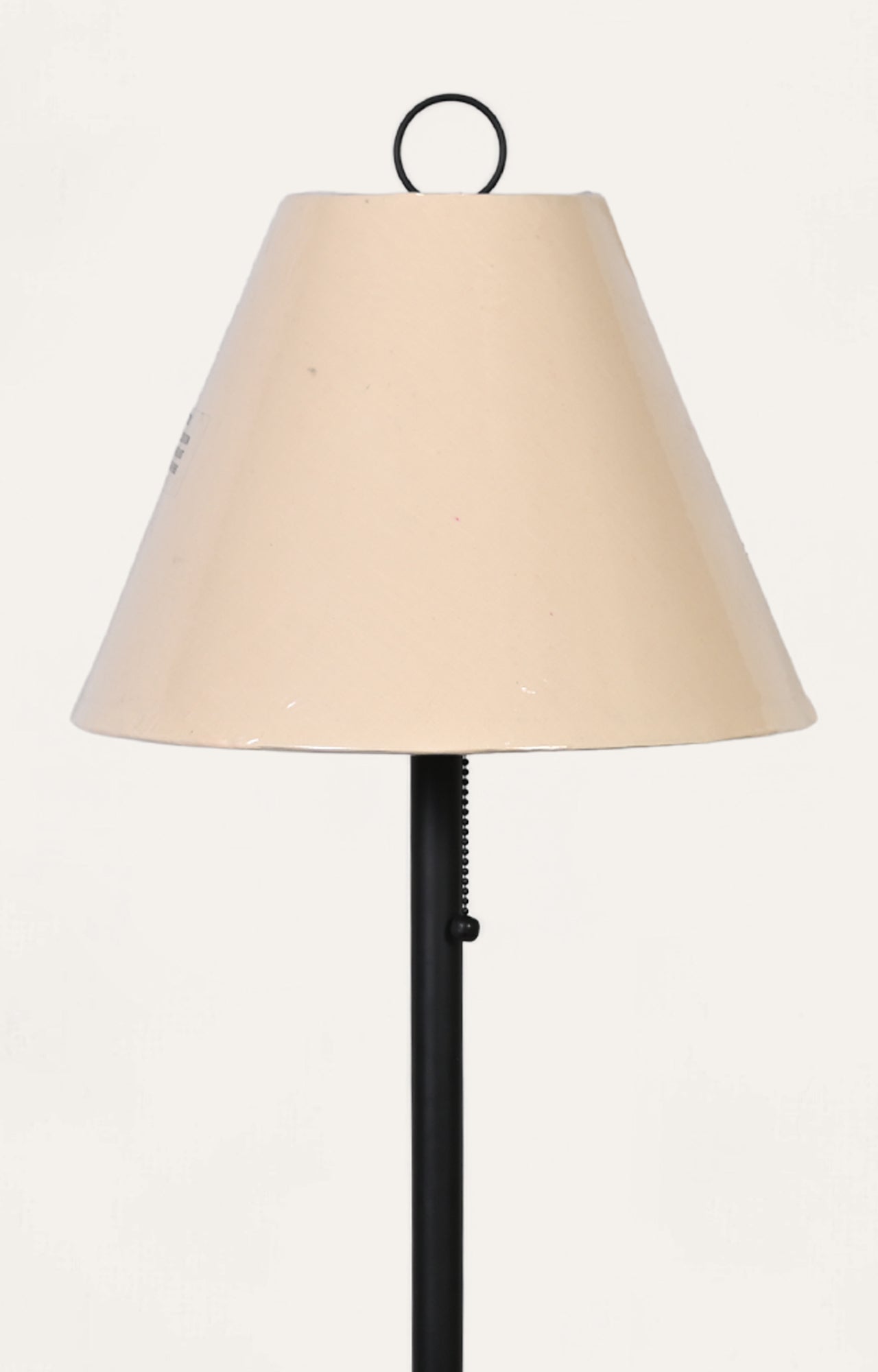 Black metal table lamp