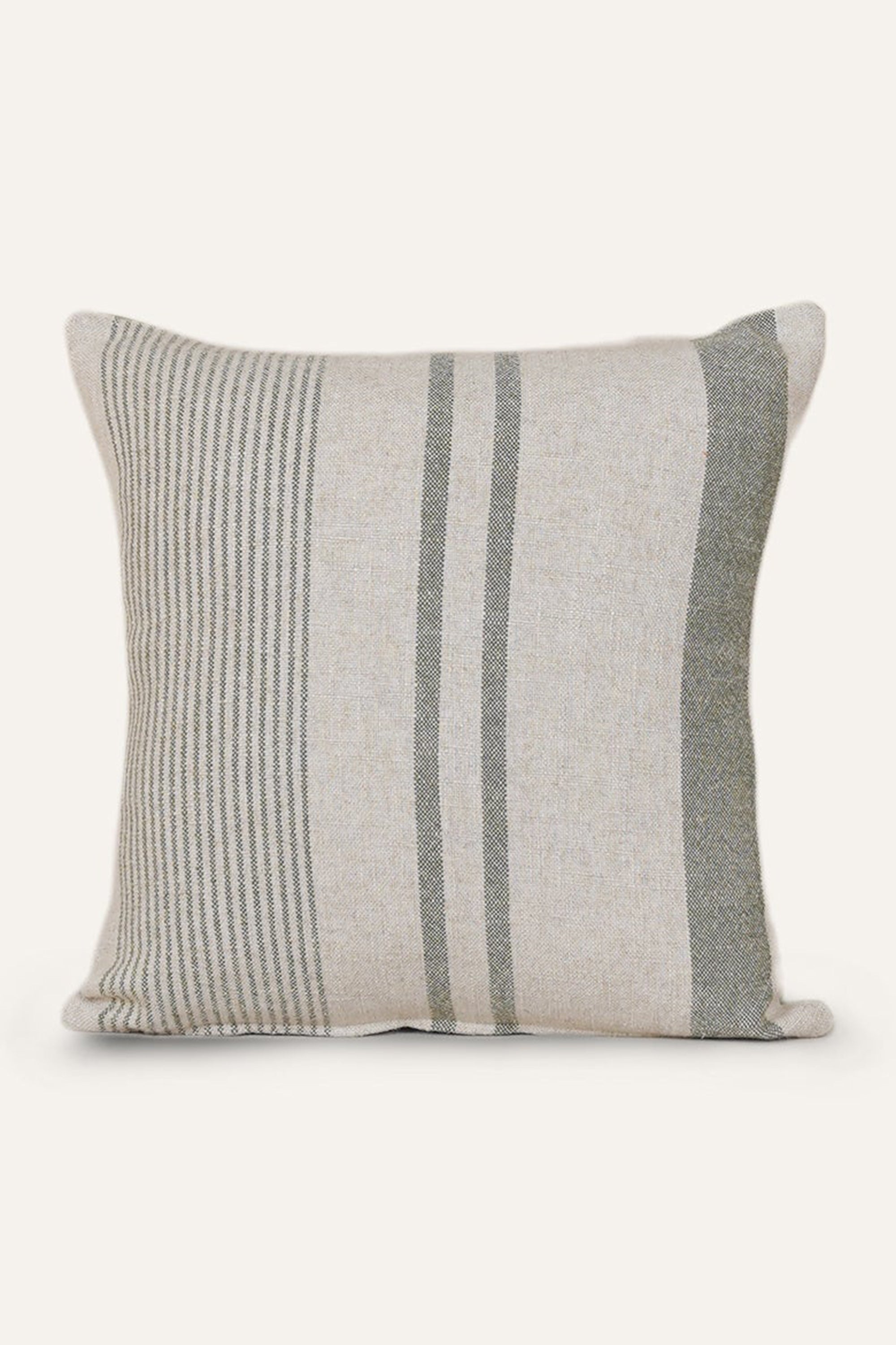 Bold and Beautiful: Linen Cushion Cover