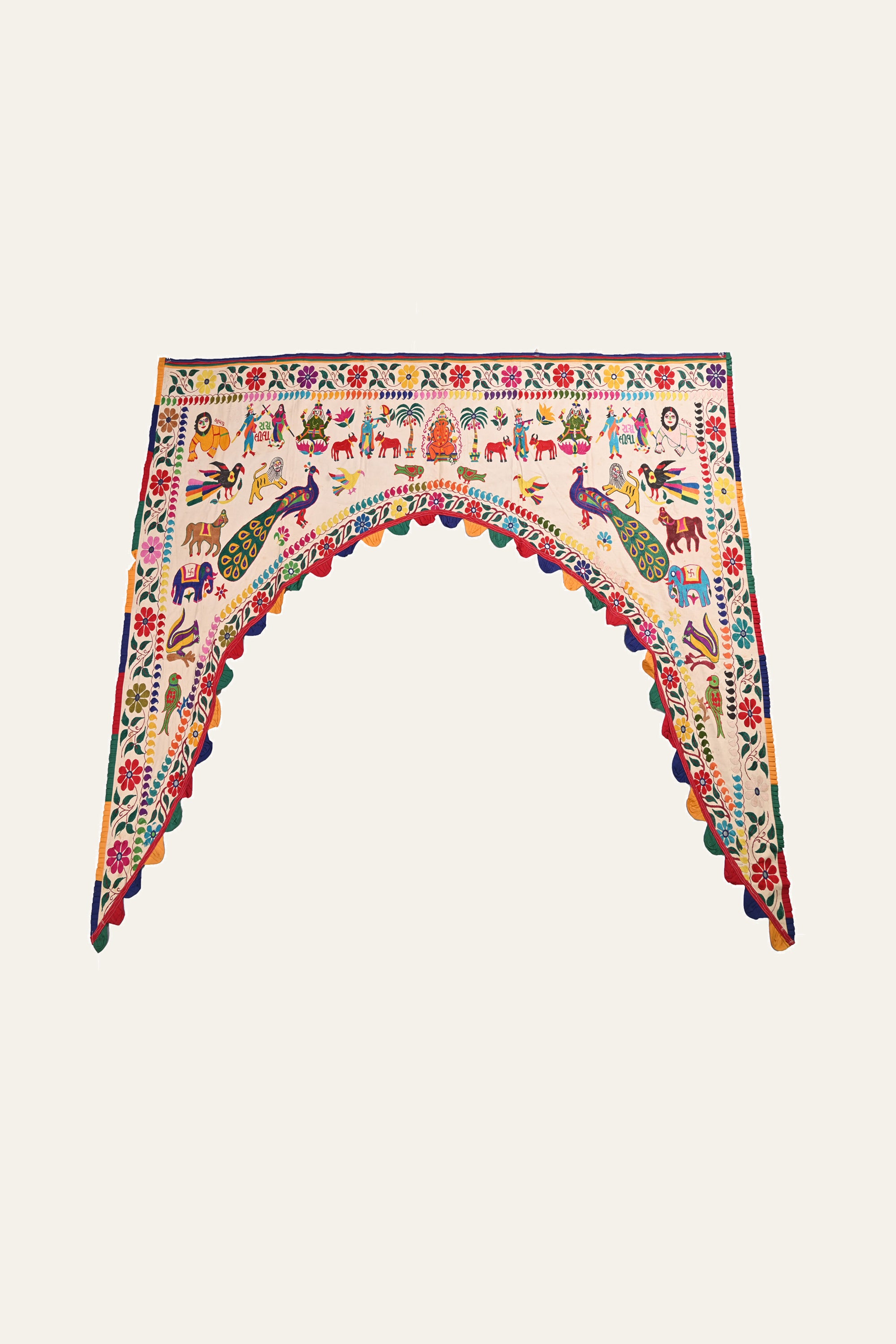 Vintage Door Bandanwar Décor | Fusion Furnishing
