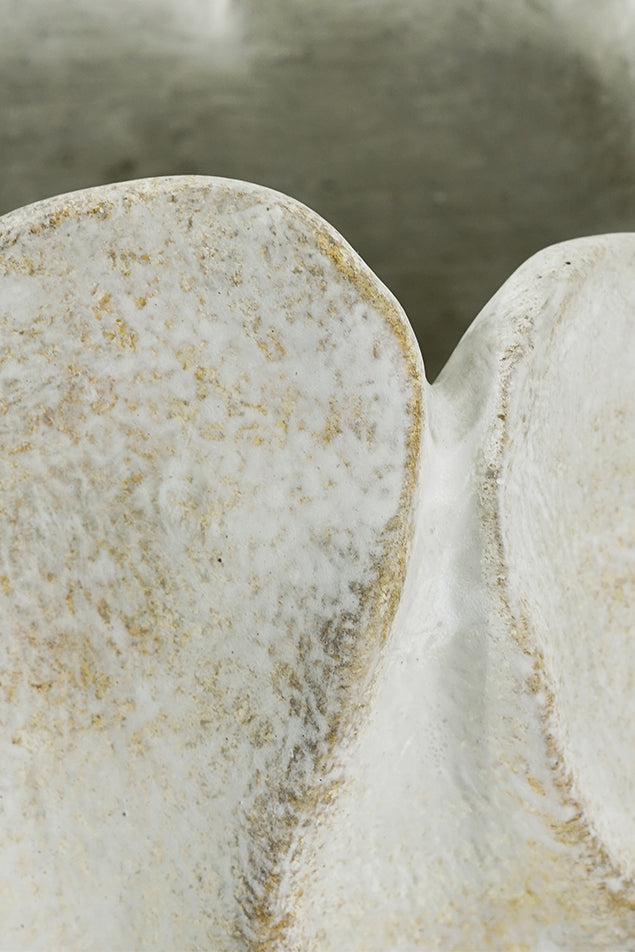 Elegant Sculptural Ceramic Planter for Home Décor