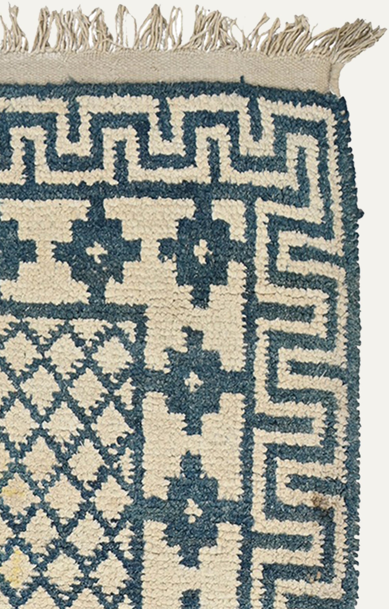 4 x 7 Ft Blue and White Greek Key Border Carpet