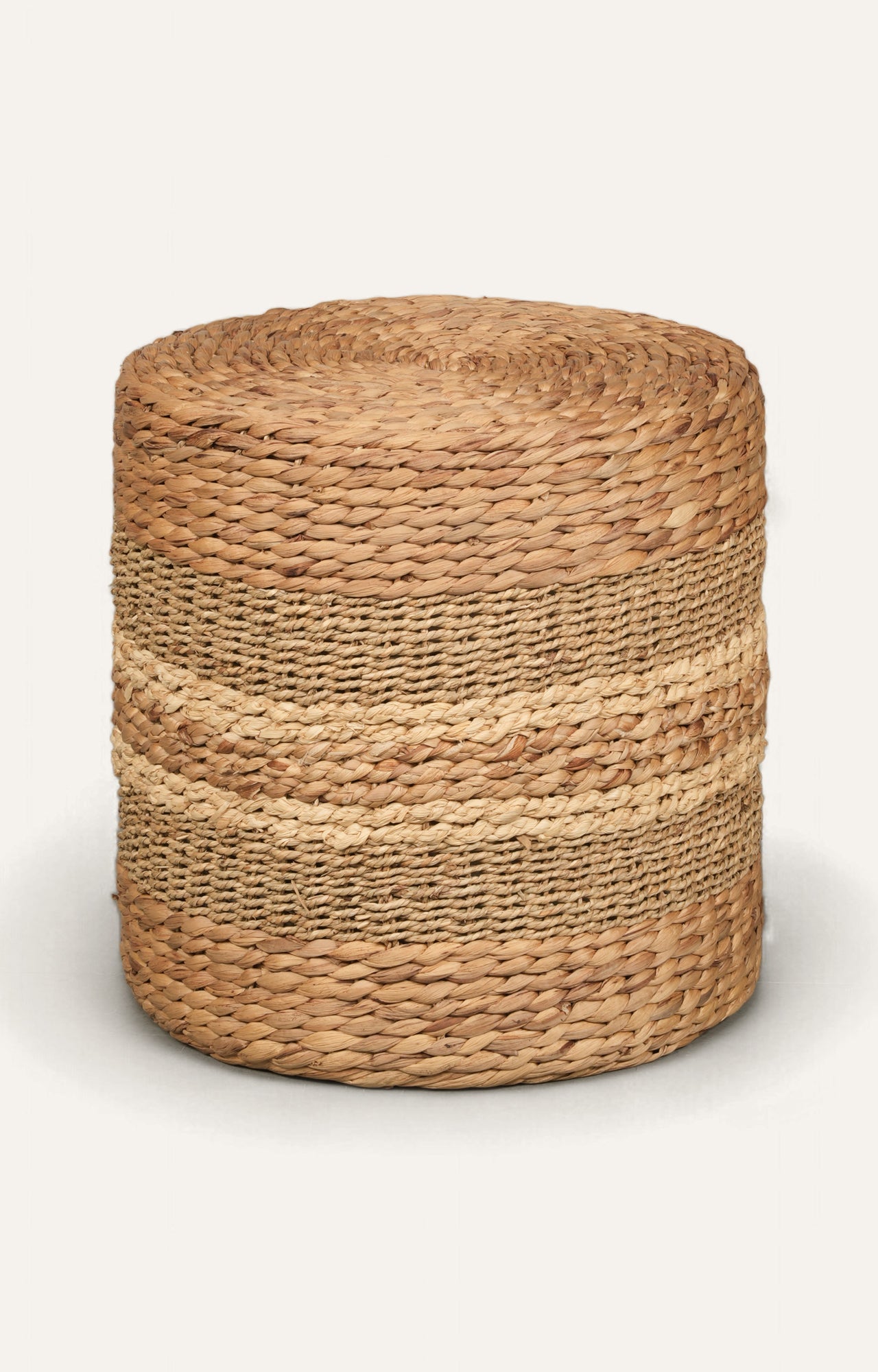 Round Braided Natural Fiber Pouf