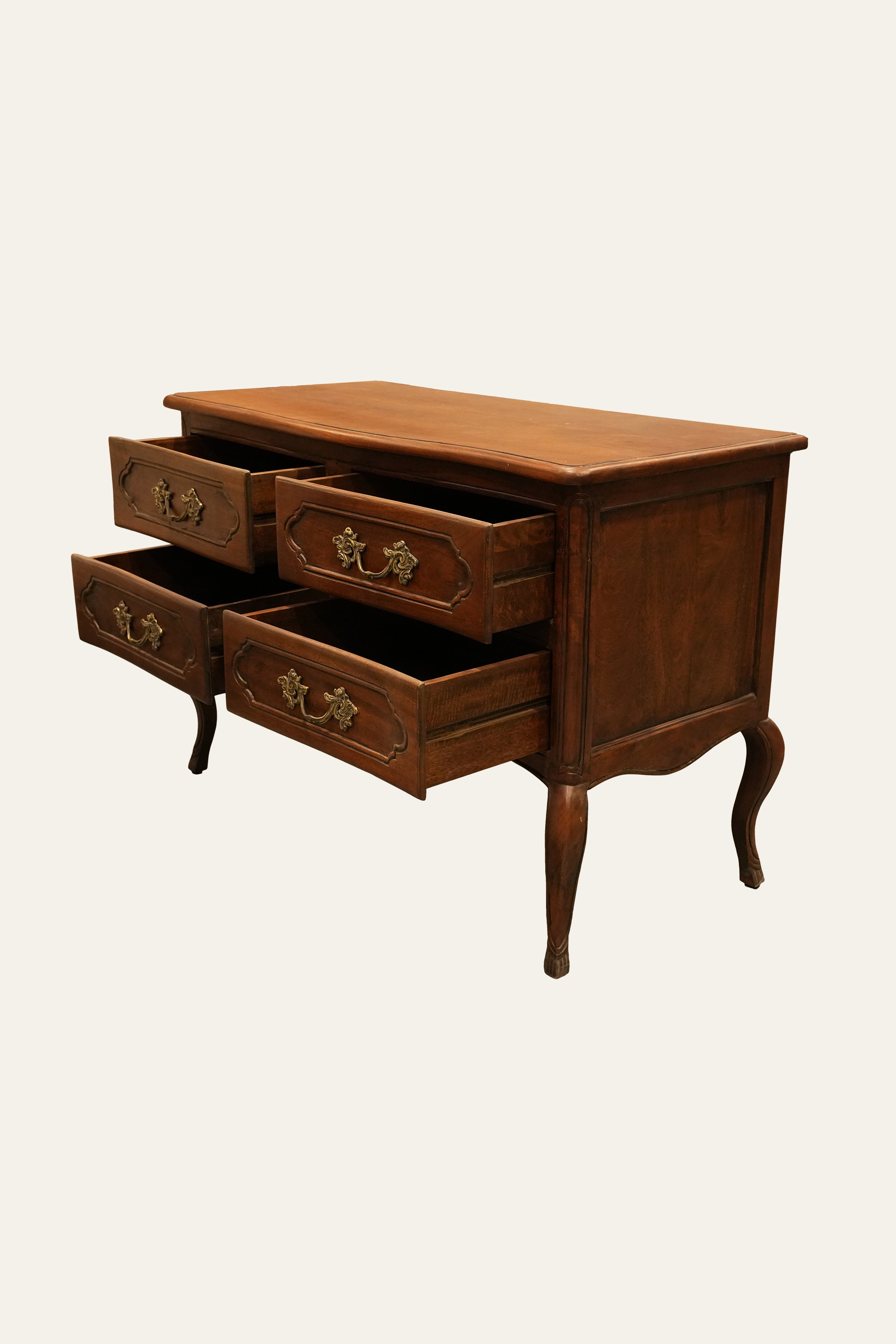 French Provincial 4-Drawer Wooden Chest of Drawers with Antique Brass Knobs