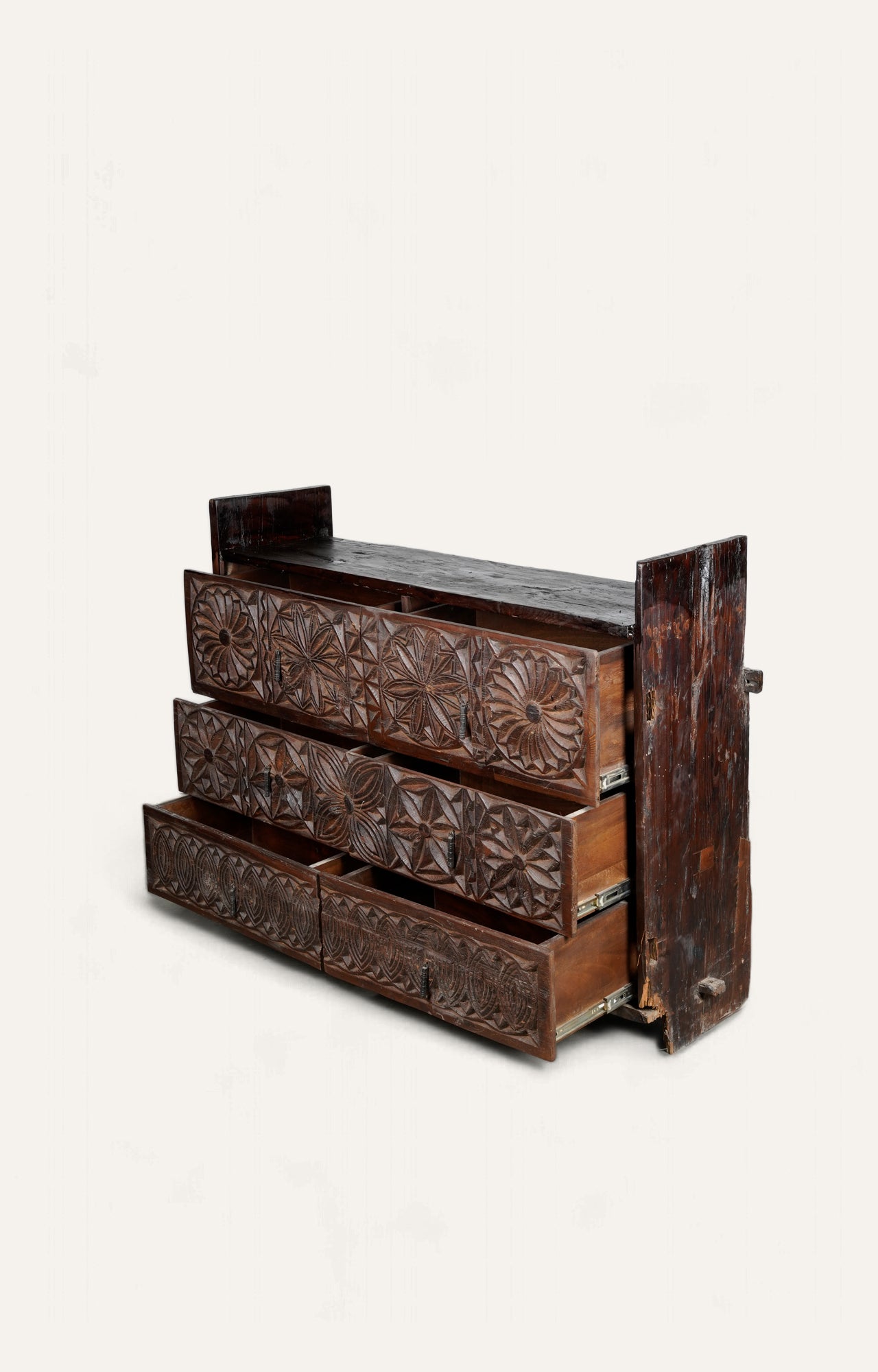 Saharan Chest With Drawers