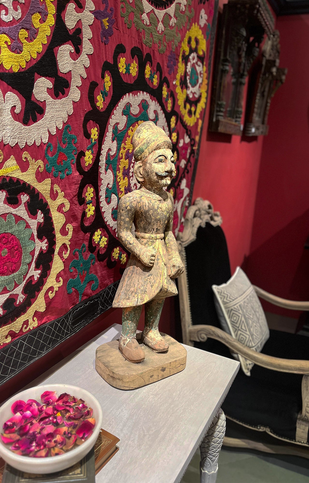 Darbar Siphai Wooden Figurine