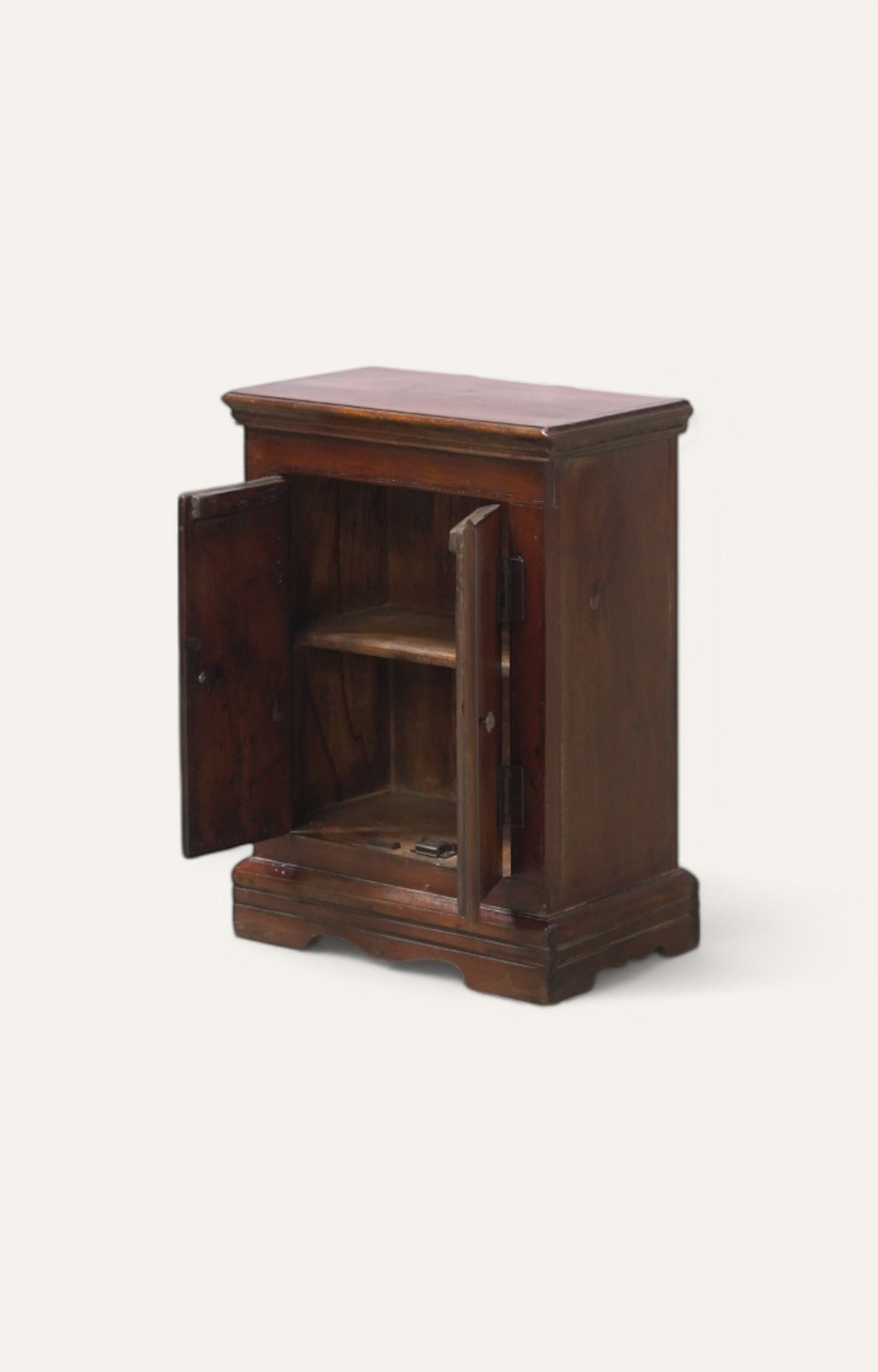 Eda Double Door Cabinet