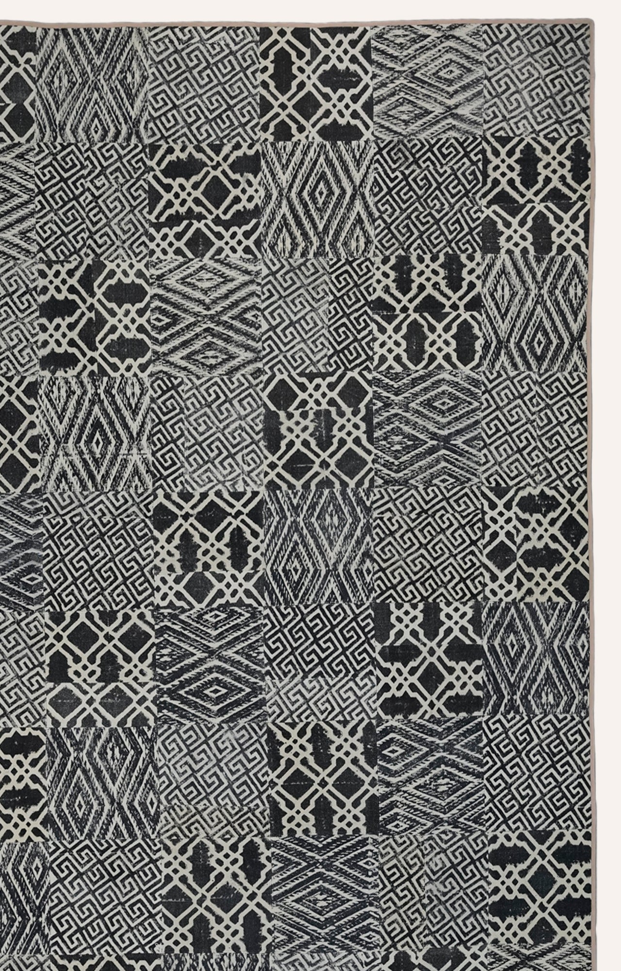 Cotton Rug with Traditional Motifs