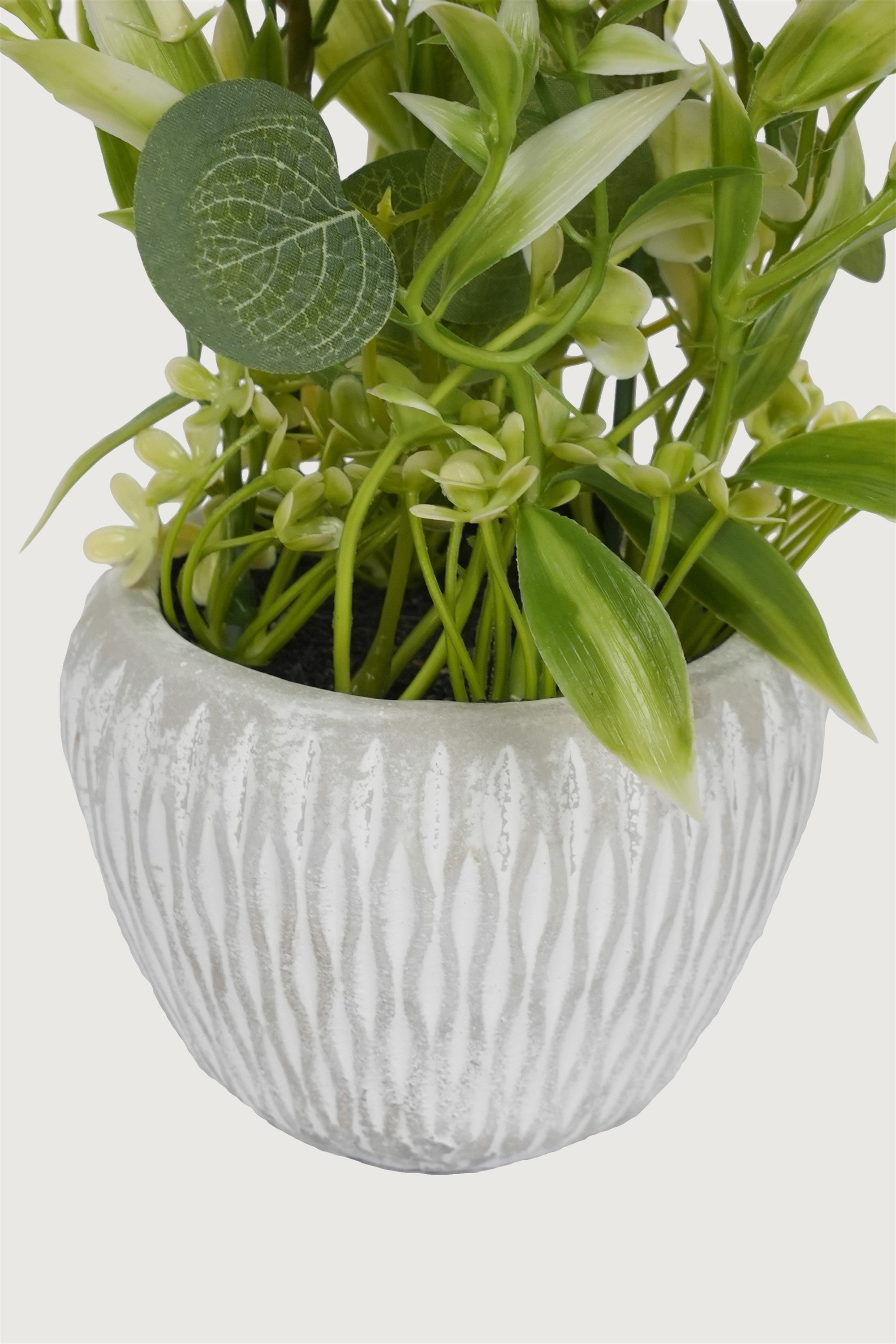 Artificial floral centerpiece