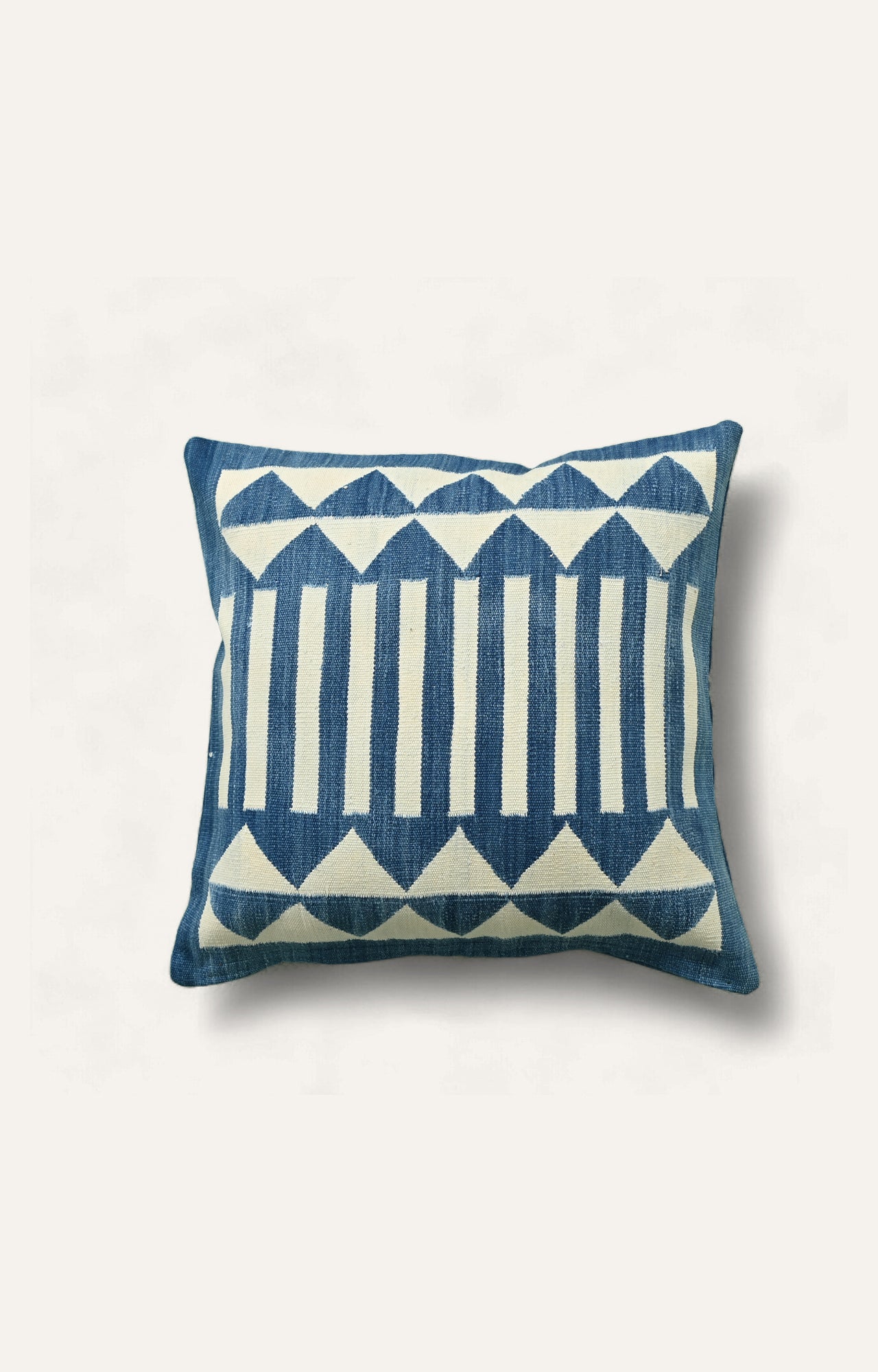 Blue and white coastal cushion covers_main