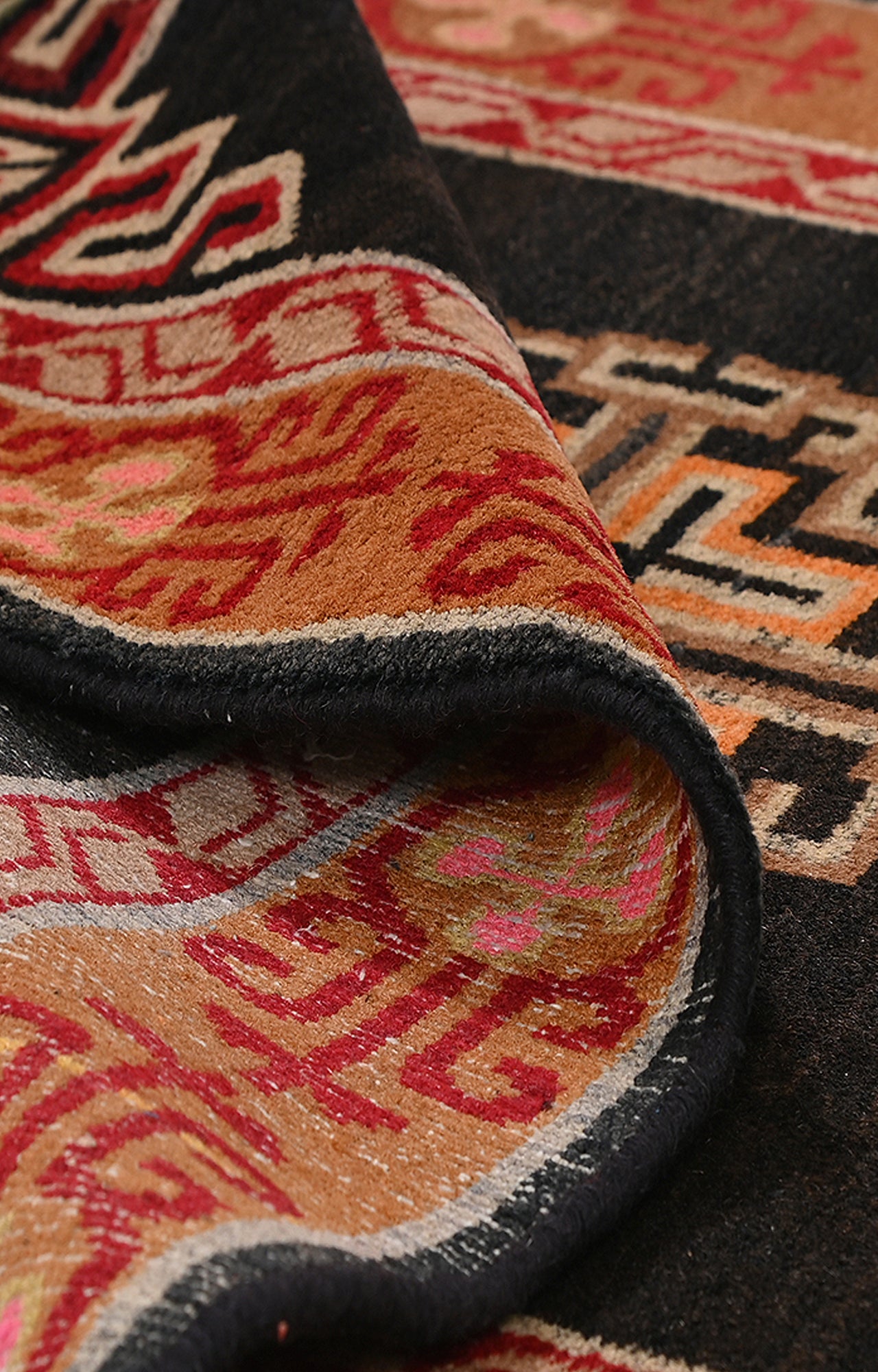 carpet with magnificent borders