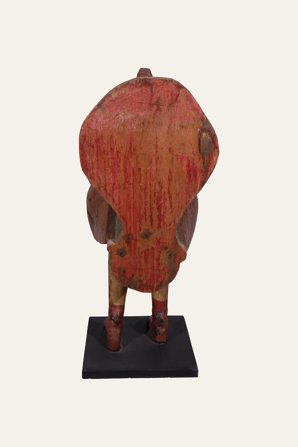 Carved rooster sculpture for farmhouse decor