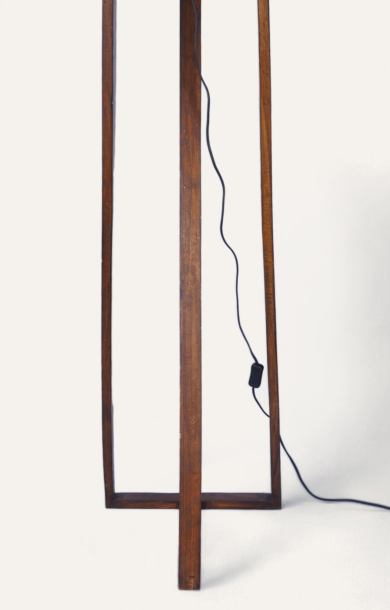 Contemporary floor lamp_detailed