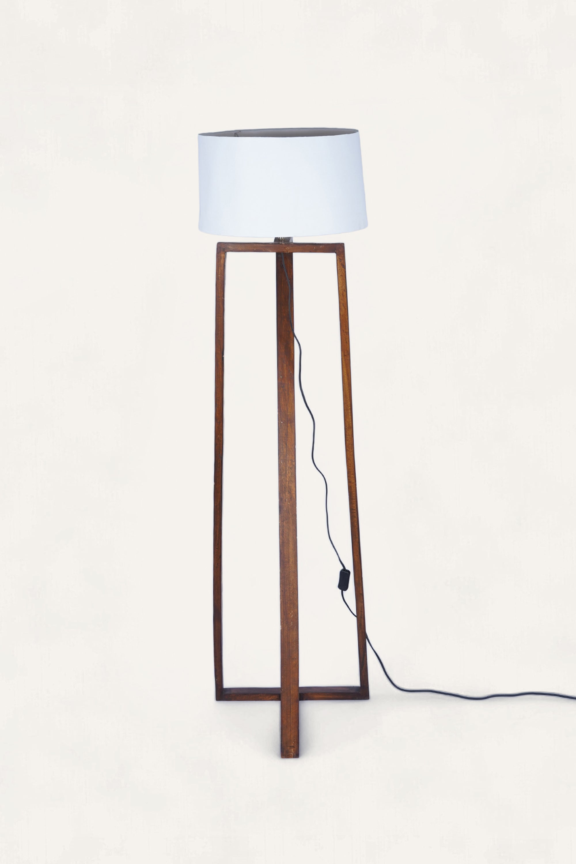 Contemporary floor lamp