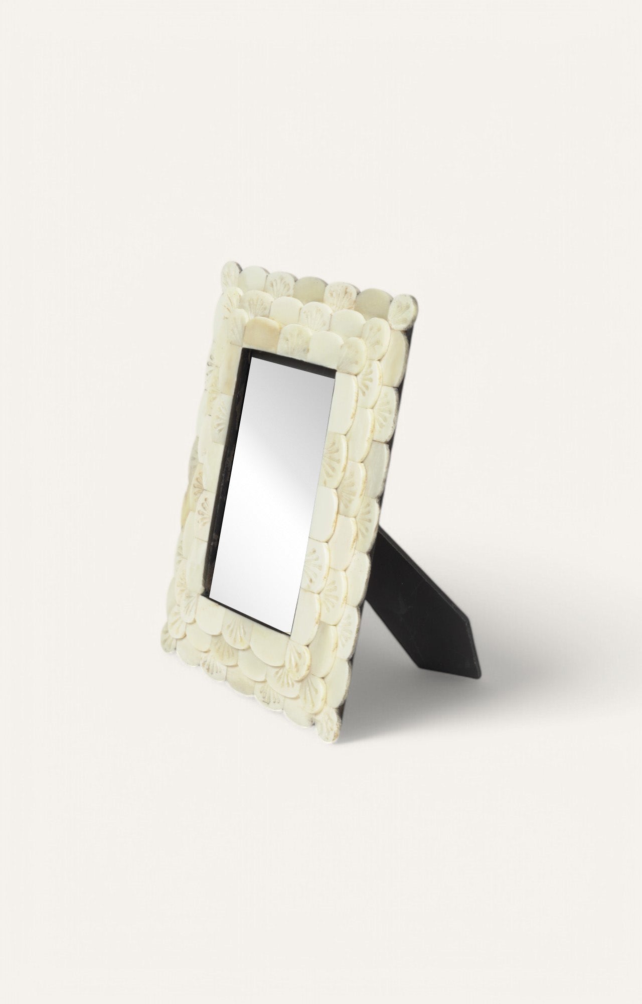 Bone Scalloped Edge Ivory Frame