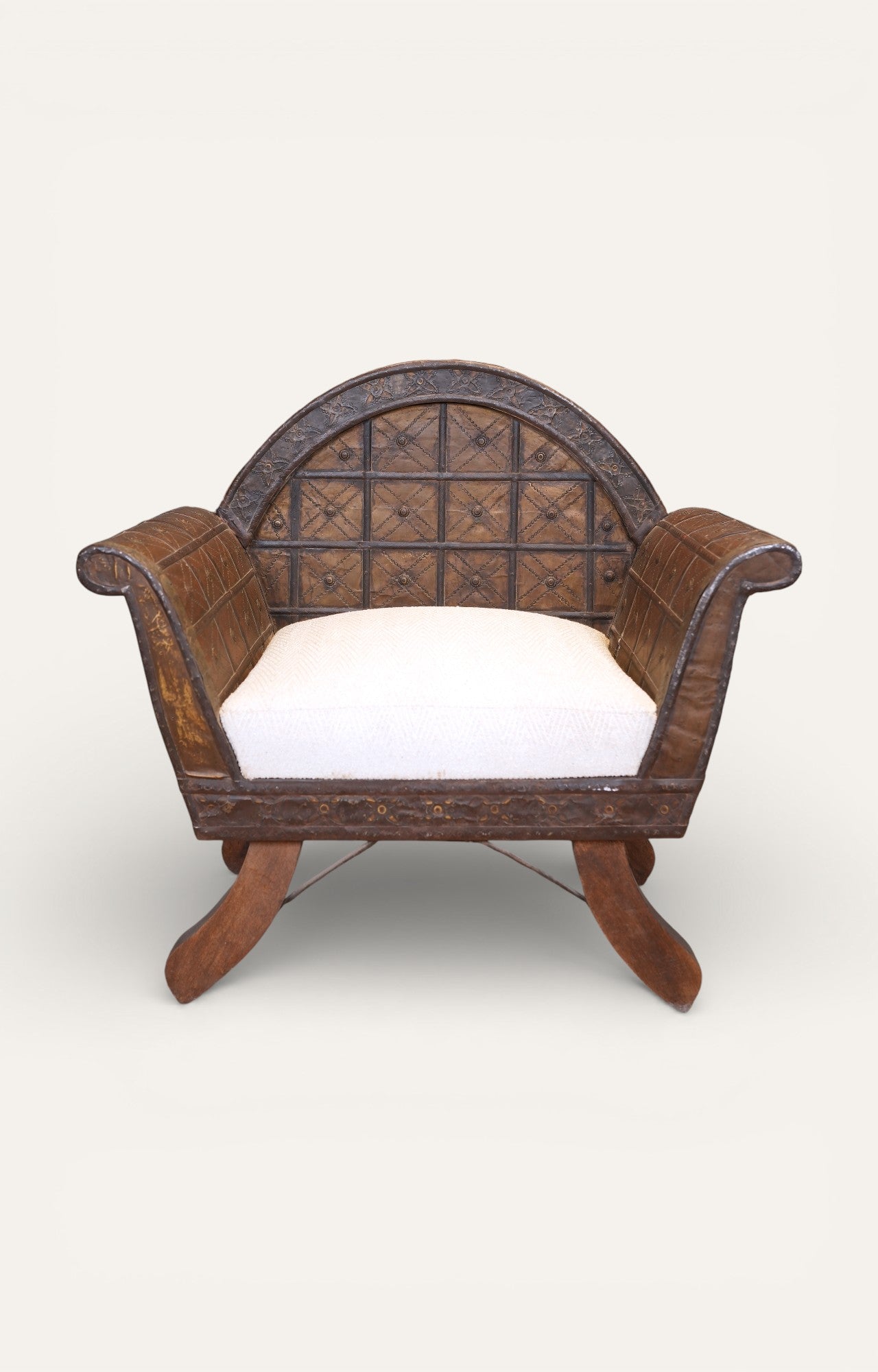 Heritage Dowry Chest Lounge Chair