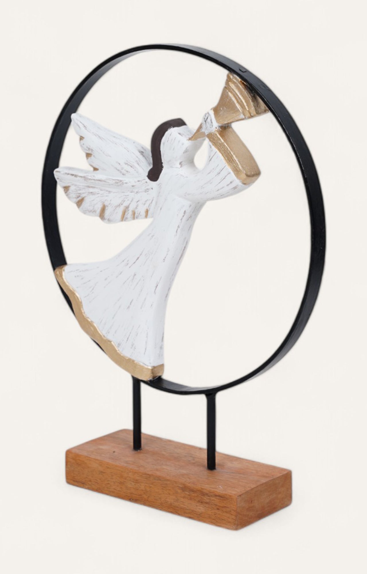 Heralding Angel: Christmas Home Decor