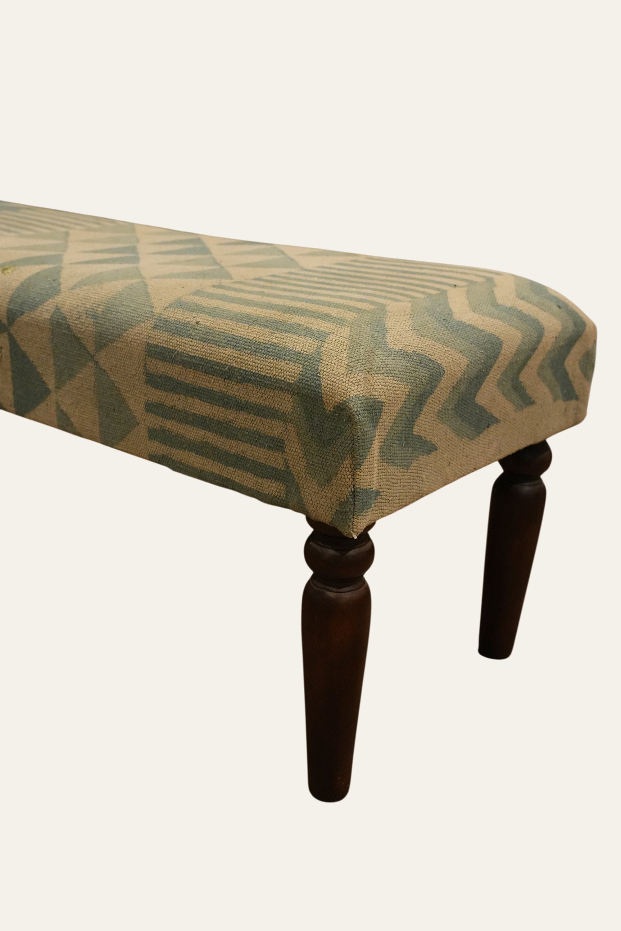 Geometric Pattern Dhurrie Bench for Bedroom