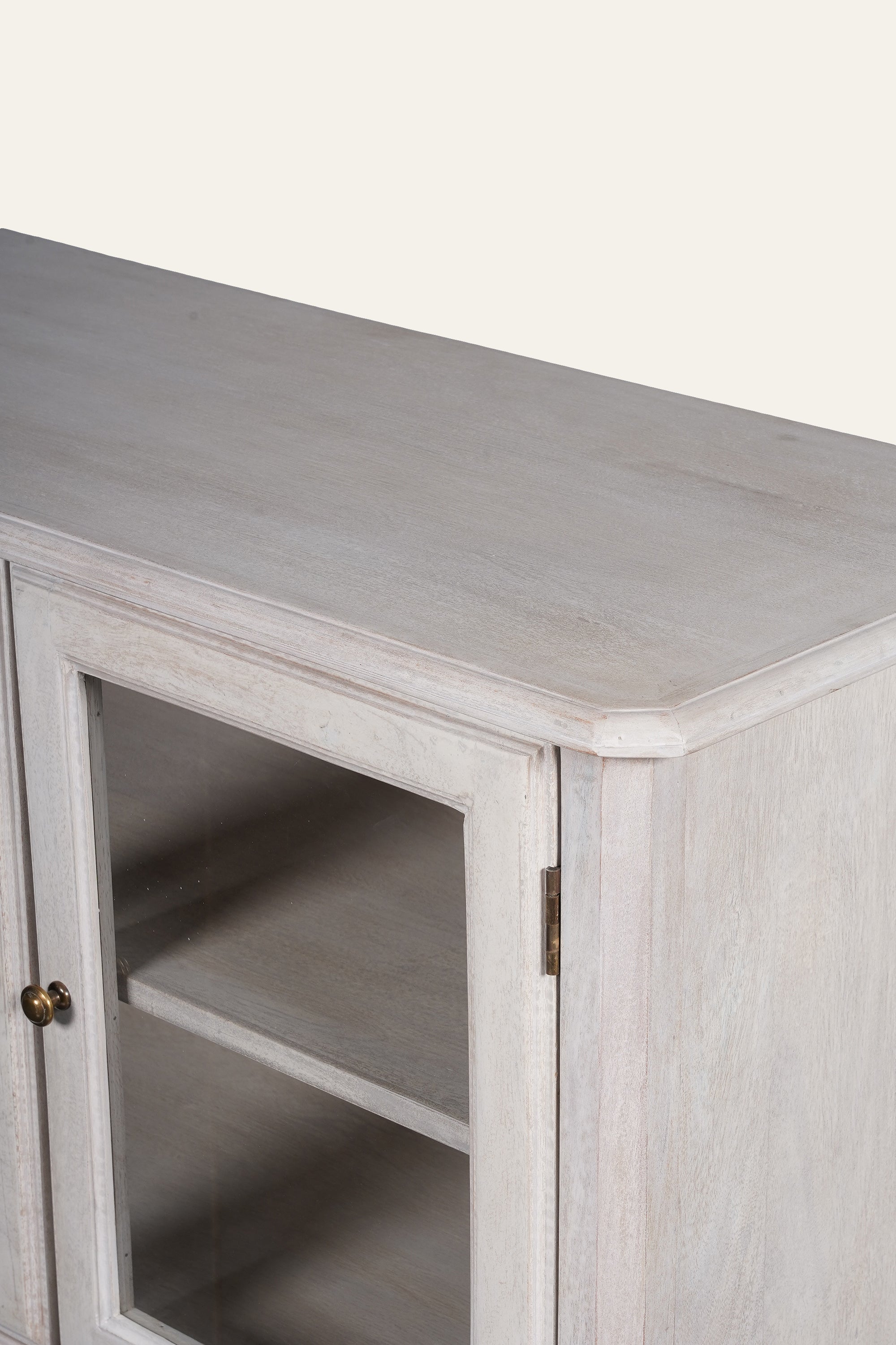 Tapered Leg Wooden 4-Glass Door TV Unit in Distressed Finish