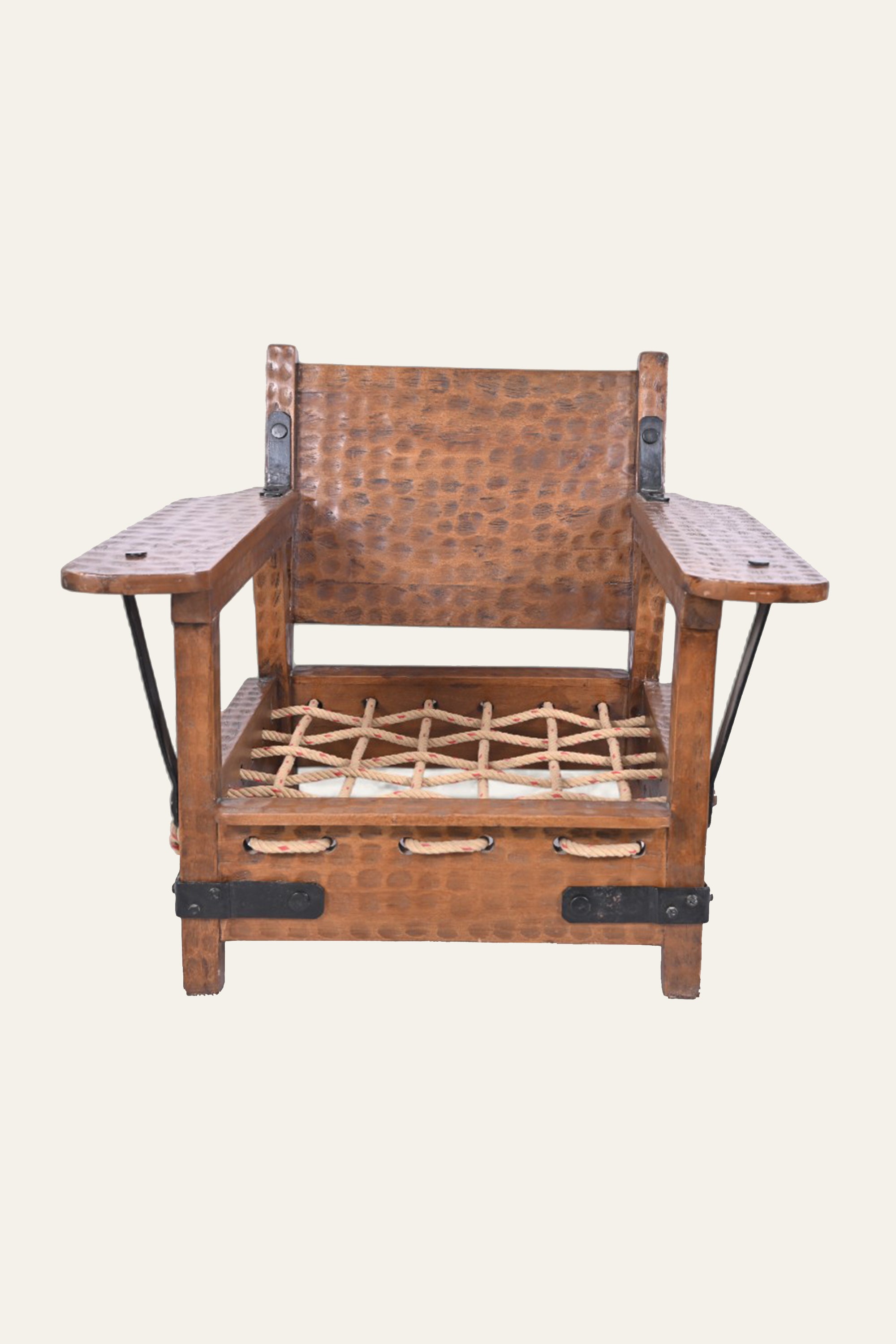 Hammered  Box Style Wooden Lounge Arm Chair with Metal Straps
