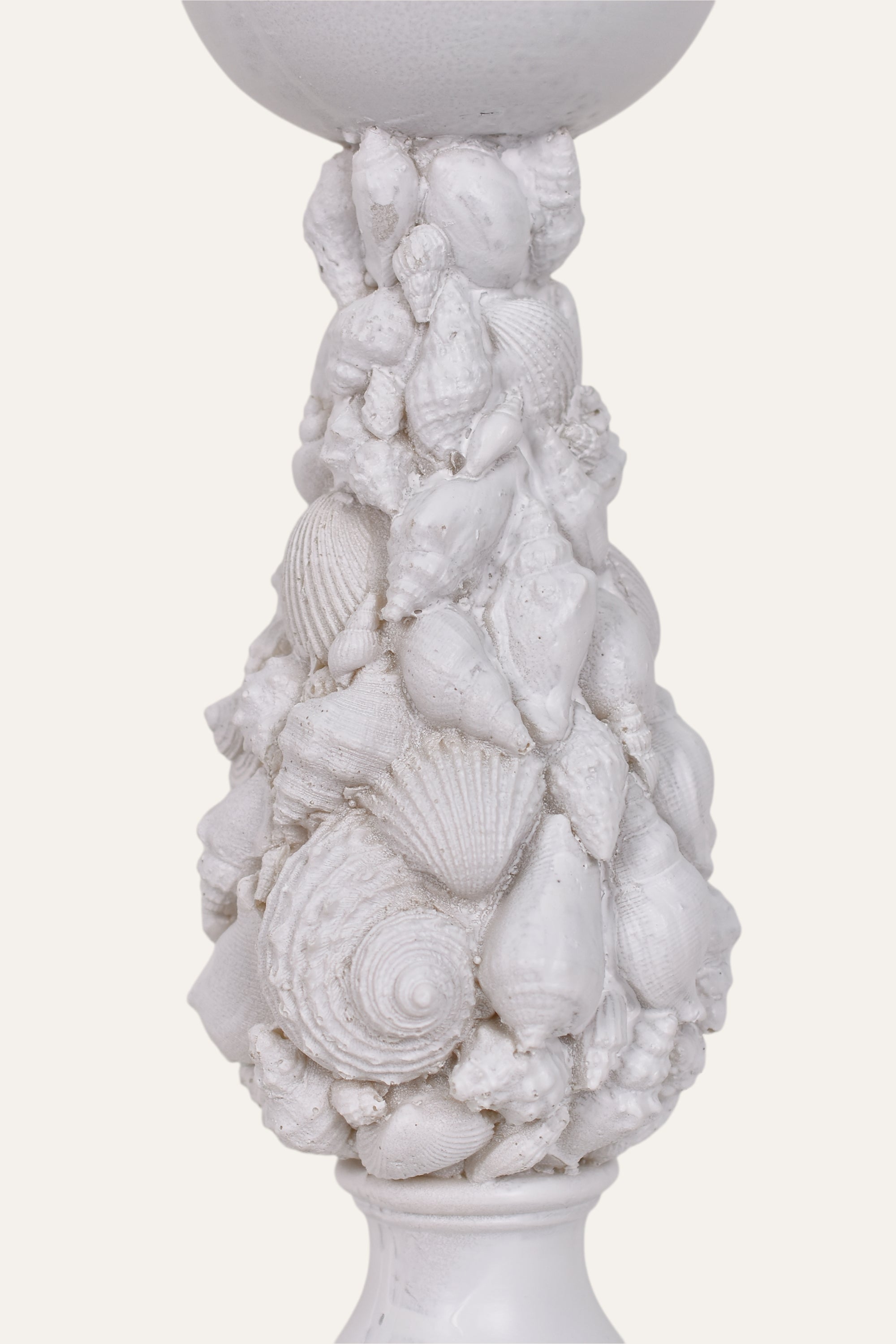 Classic White Resin Pineapple Pedestal Décor