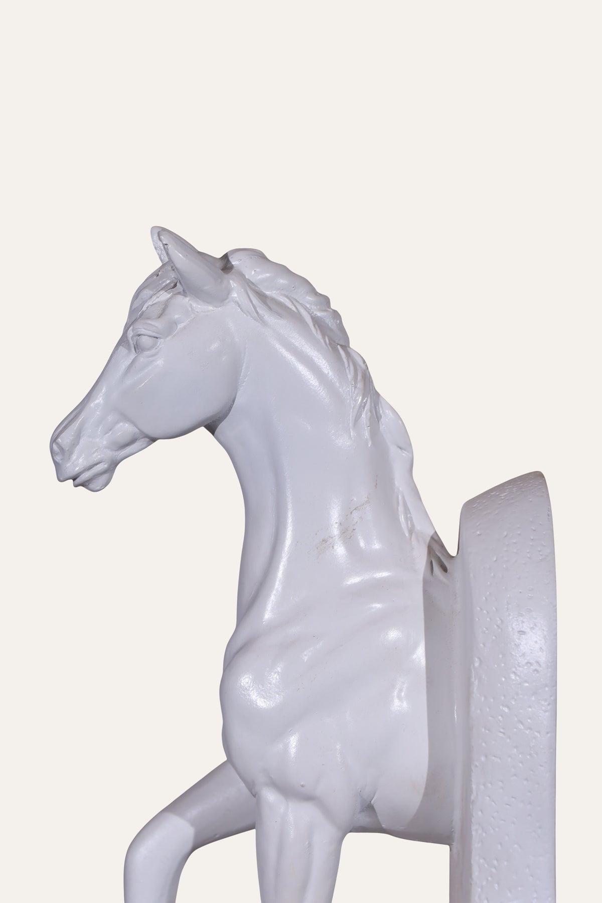 Decorative horse bookends for bookshelf