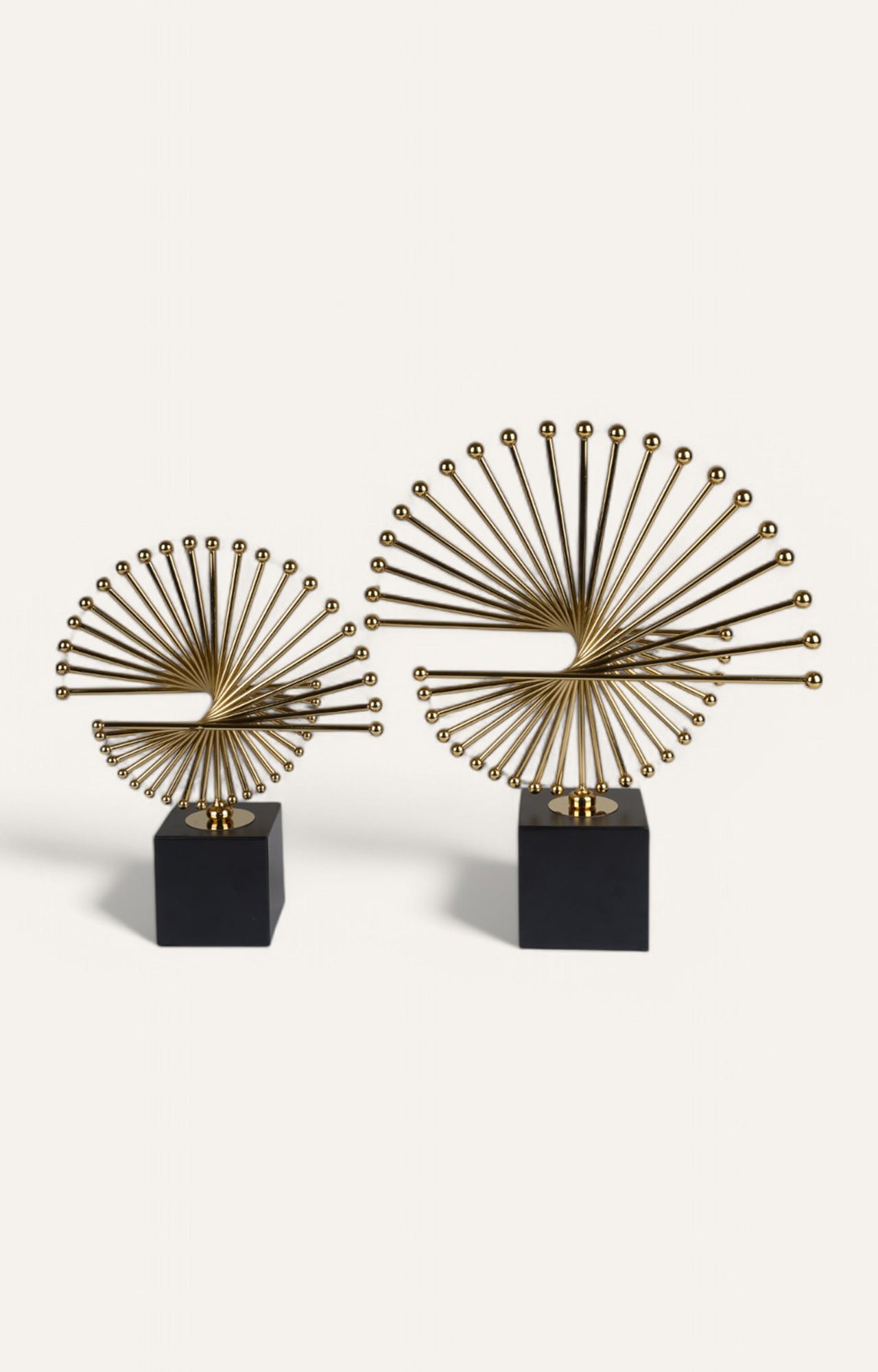 Golden Metal Table Décor