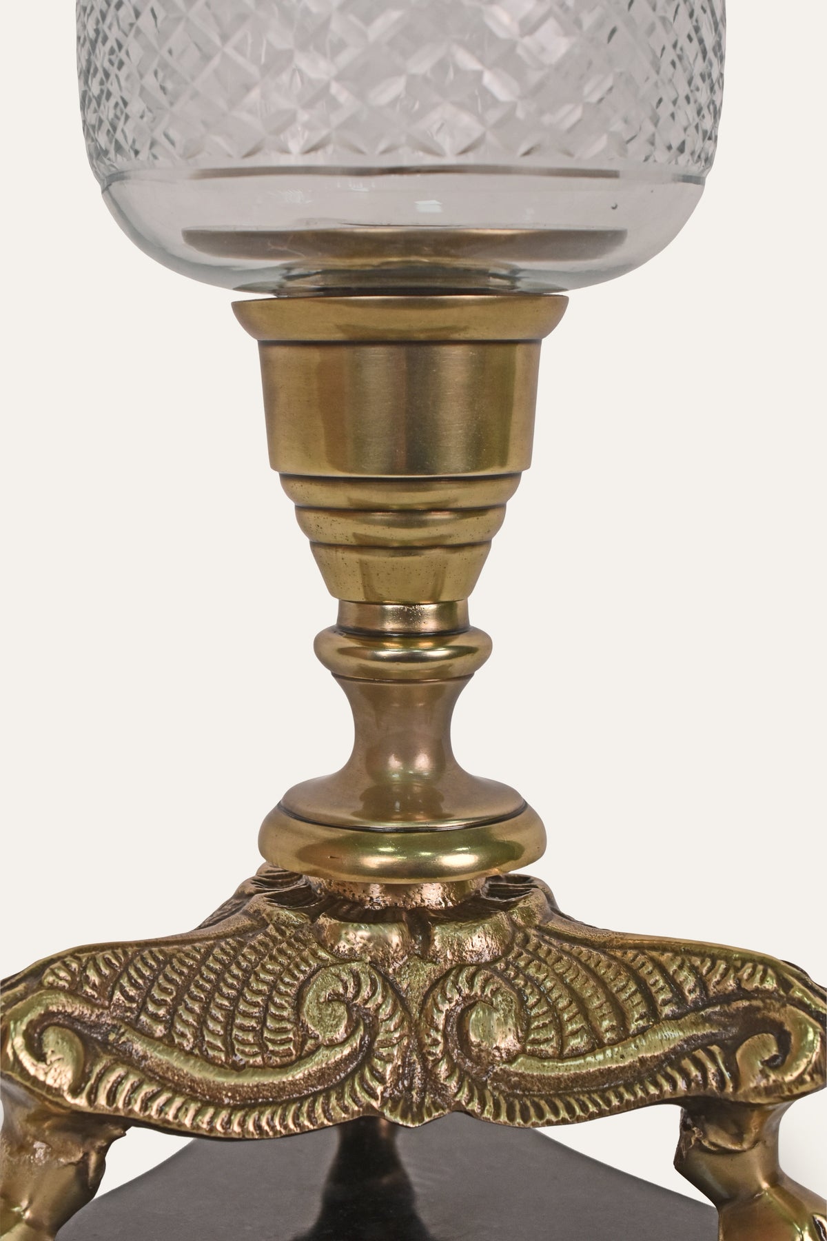 Decorative candle holder with glass 