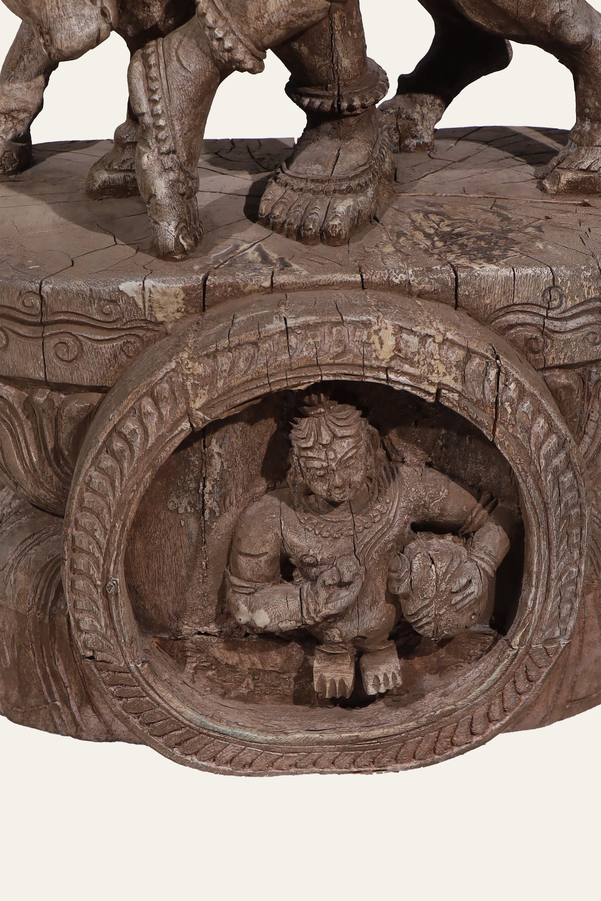 Hindu deity sculpture for sacred spaces