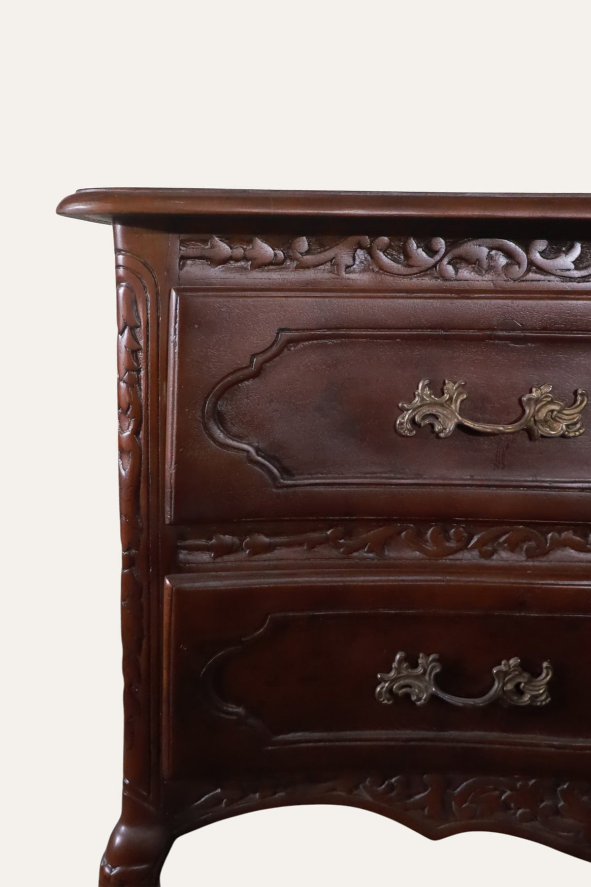 Louis XV Carved Wooden 4-Drawer Chest of Drawers for Storage