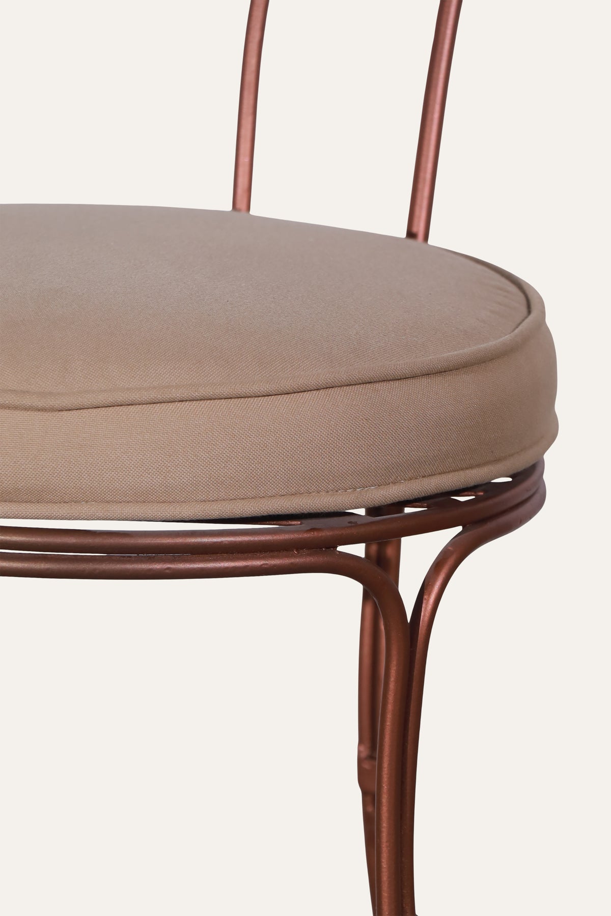 Curved Metal Dining Chair with Cushioned Seat for Modern Homes