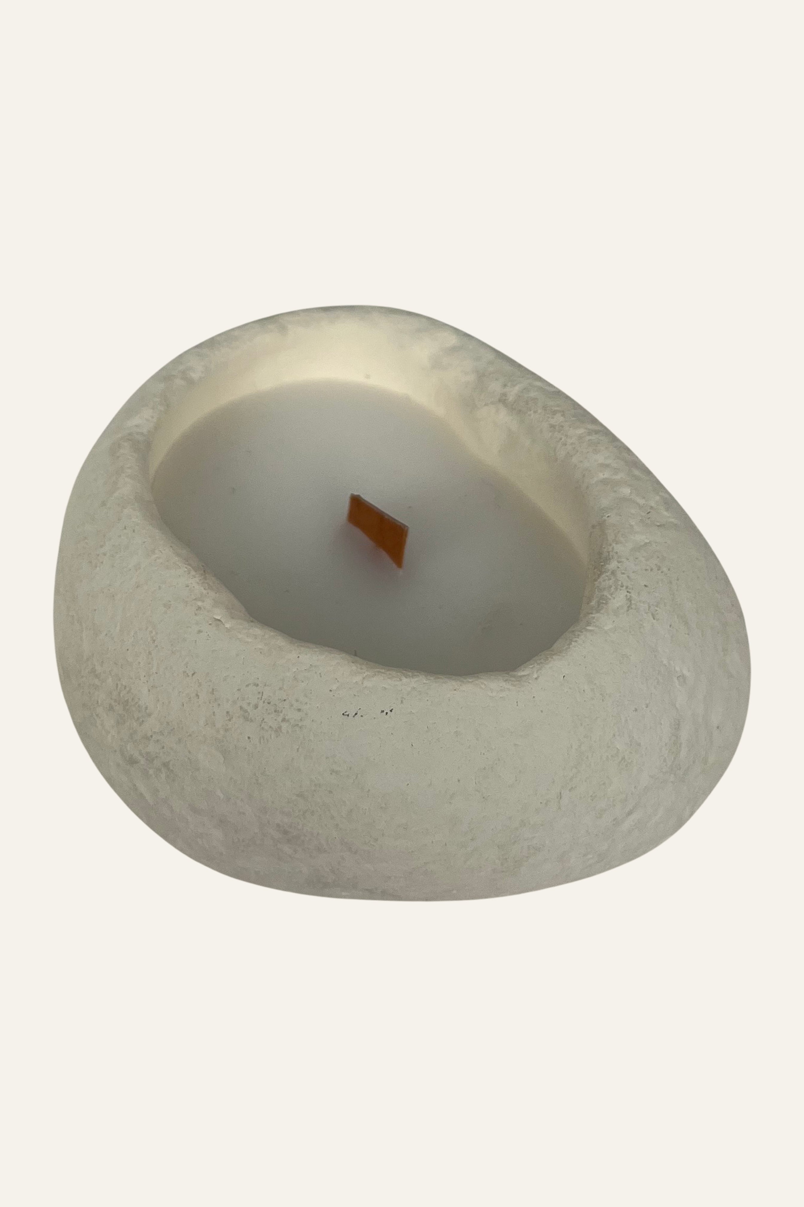 Minimalistic Soy Wax Scented Candle with Wood Wick
