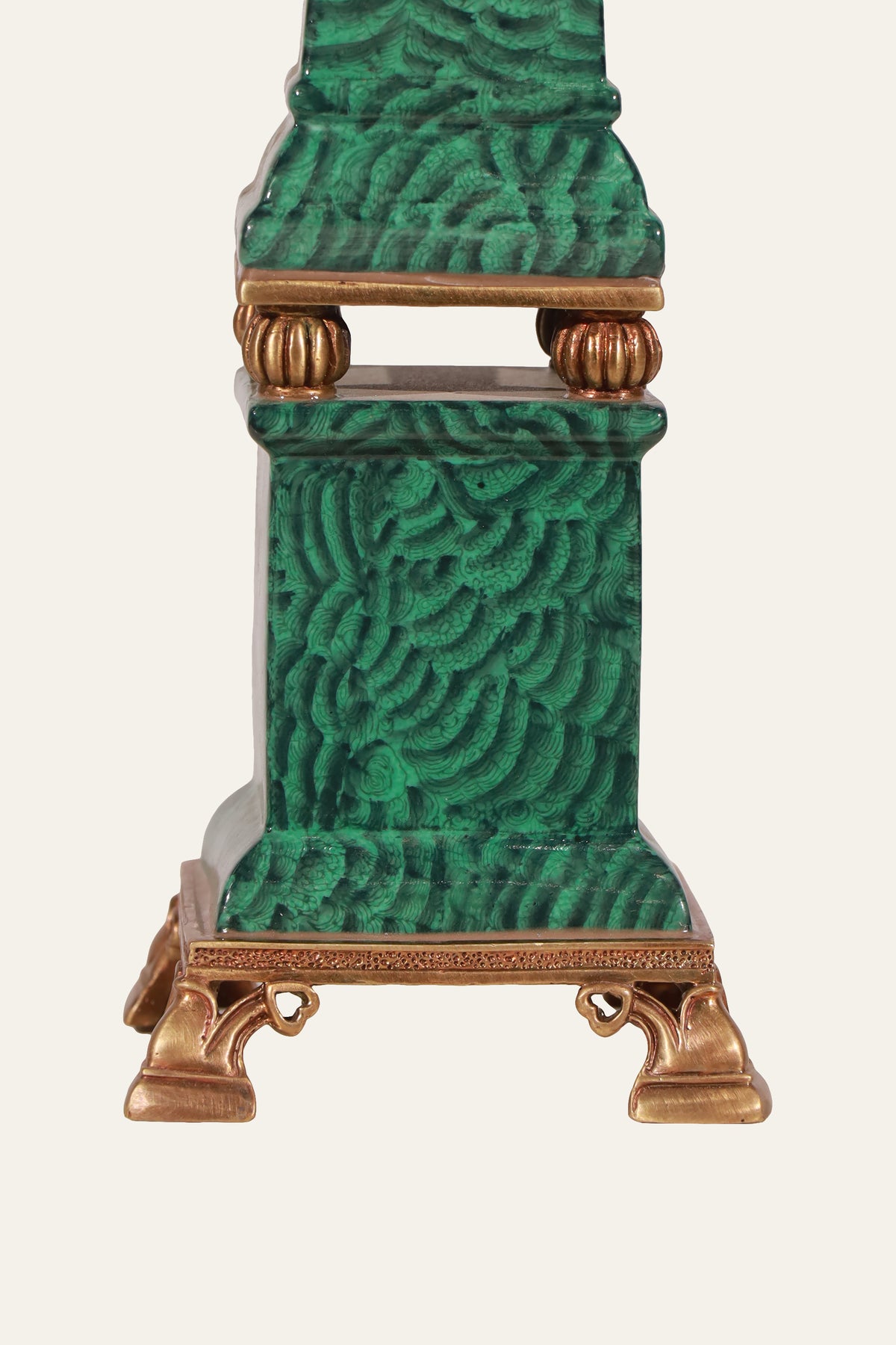 Vibrant Green Obelisk with Bronze Accents for Luxury Home Decor