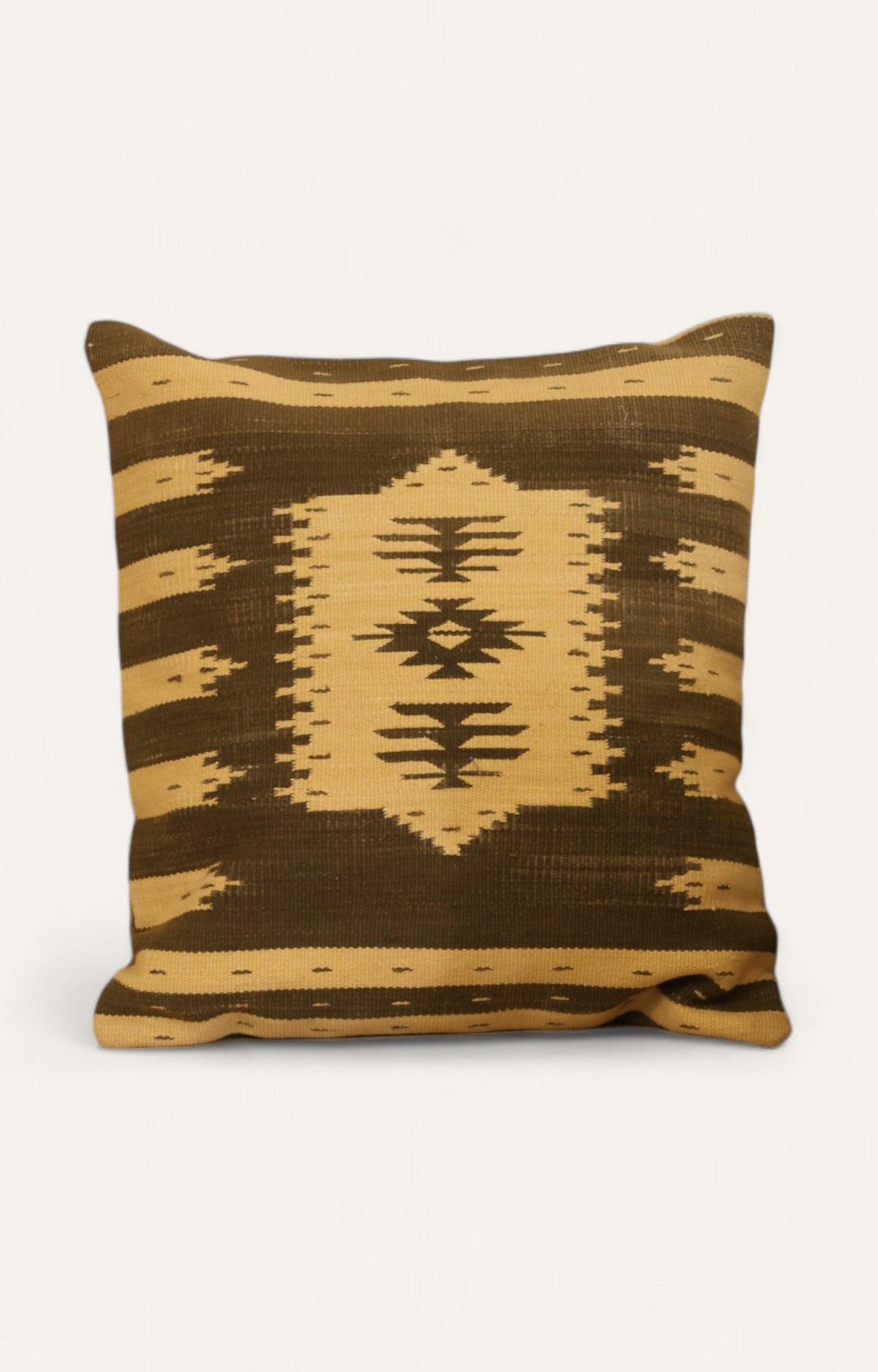 Monochrome cushion cover