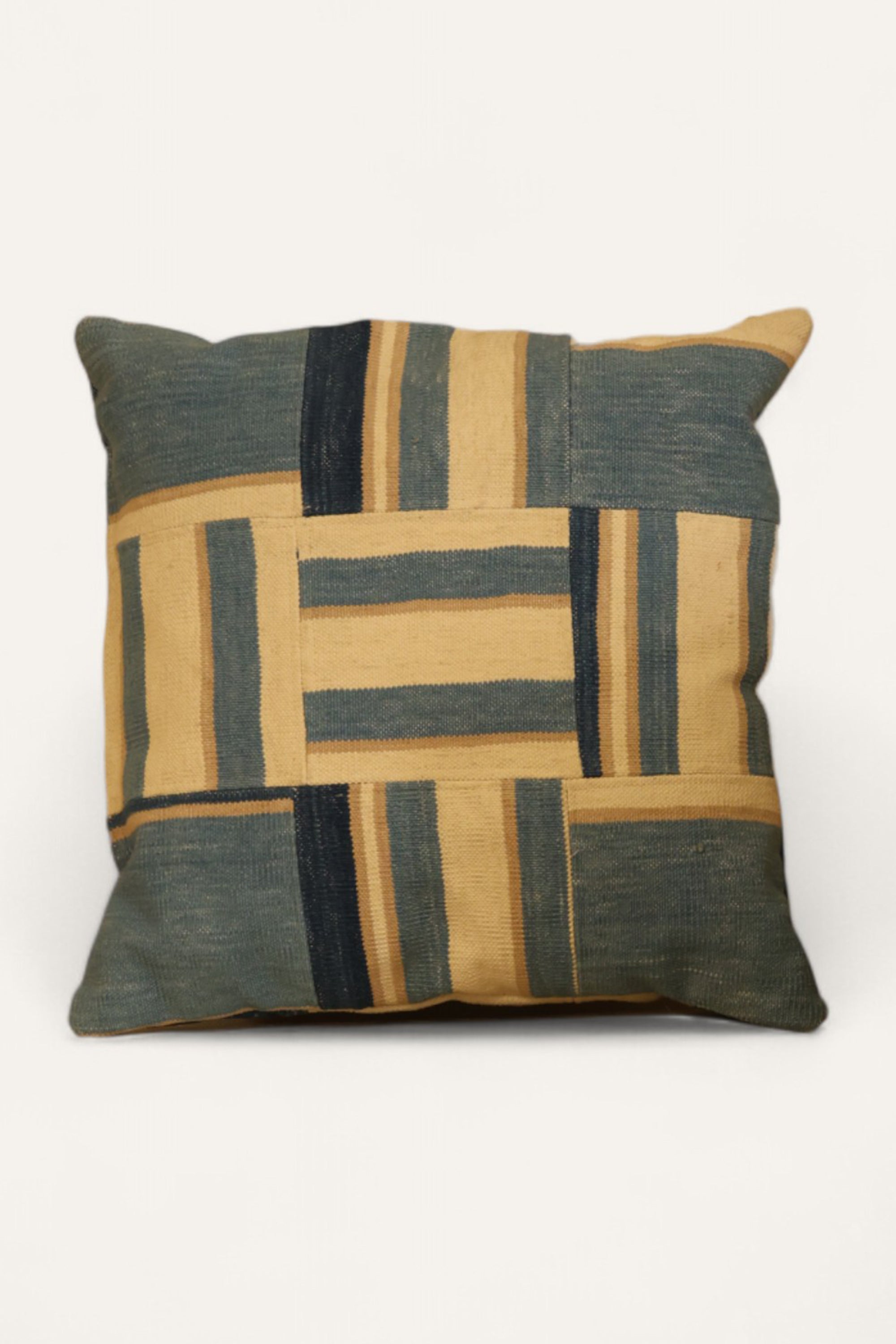 Ocean breeze cushion cover