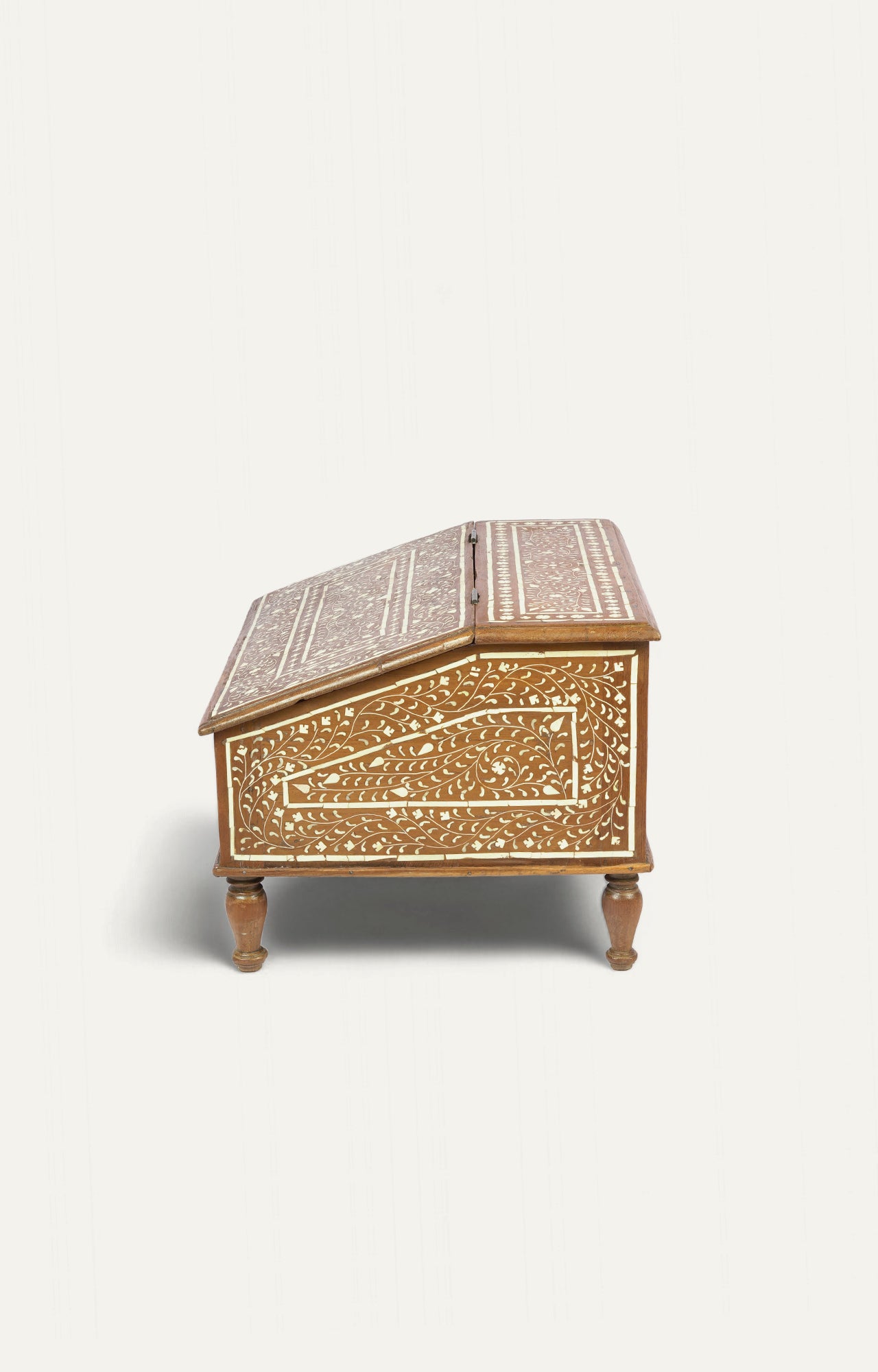 Learnings of Old Decorative Wooden Box_3