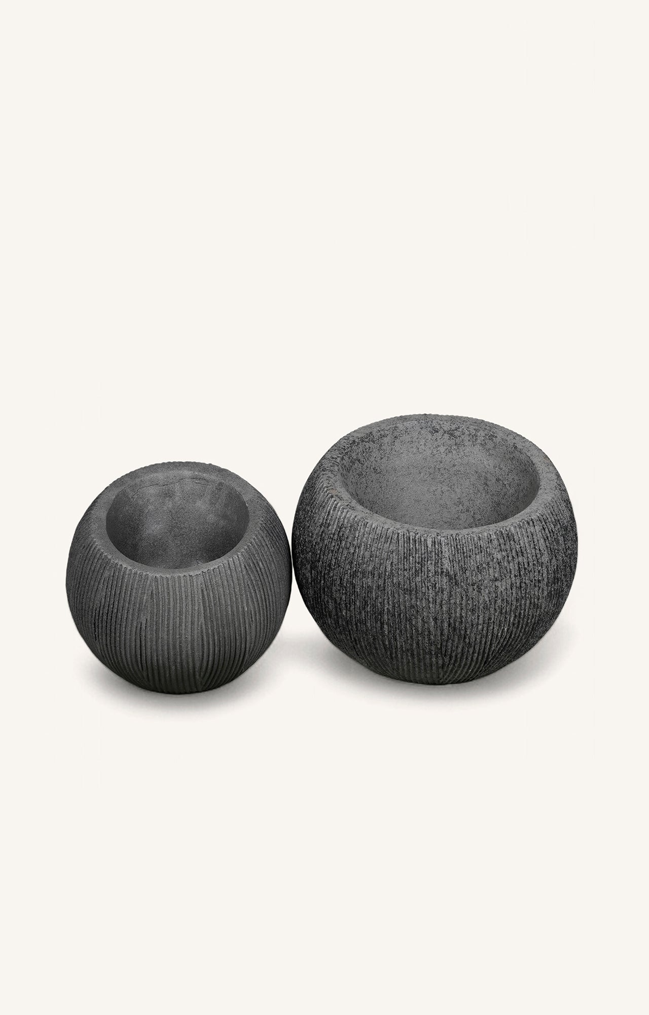 Lilie Fibreglass Planters - main