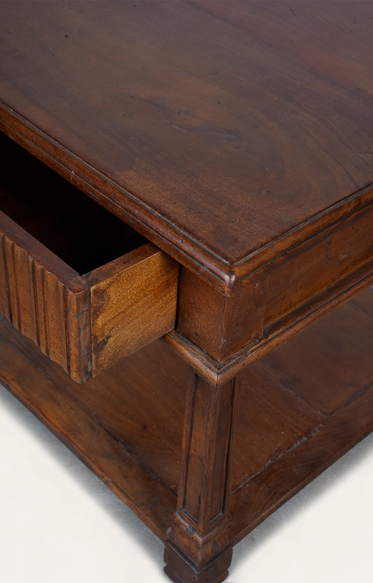 Louis Wooden Nightstand_main_detailed