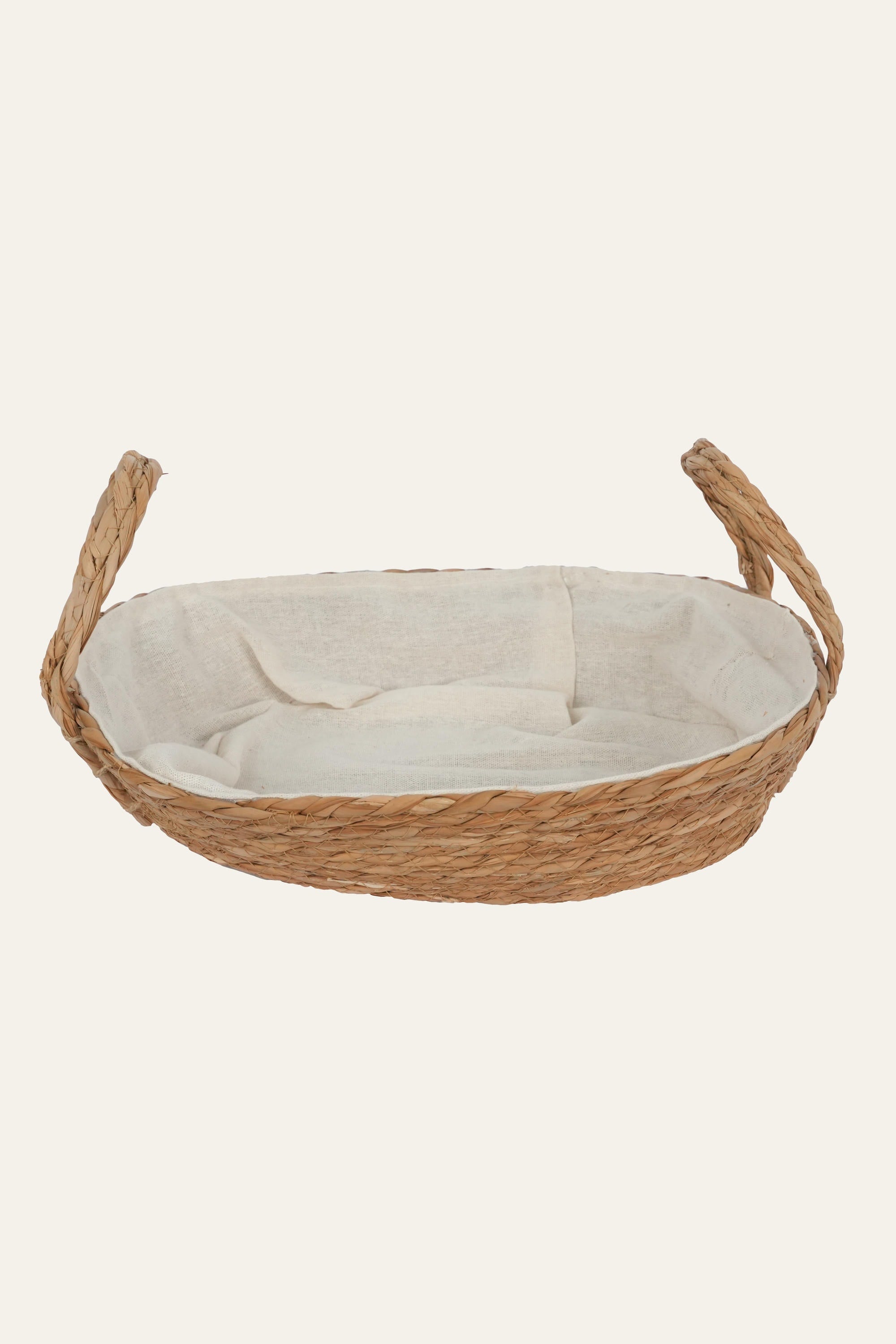 Oval basket with fabric liner