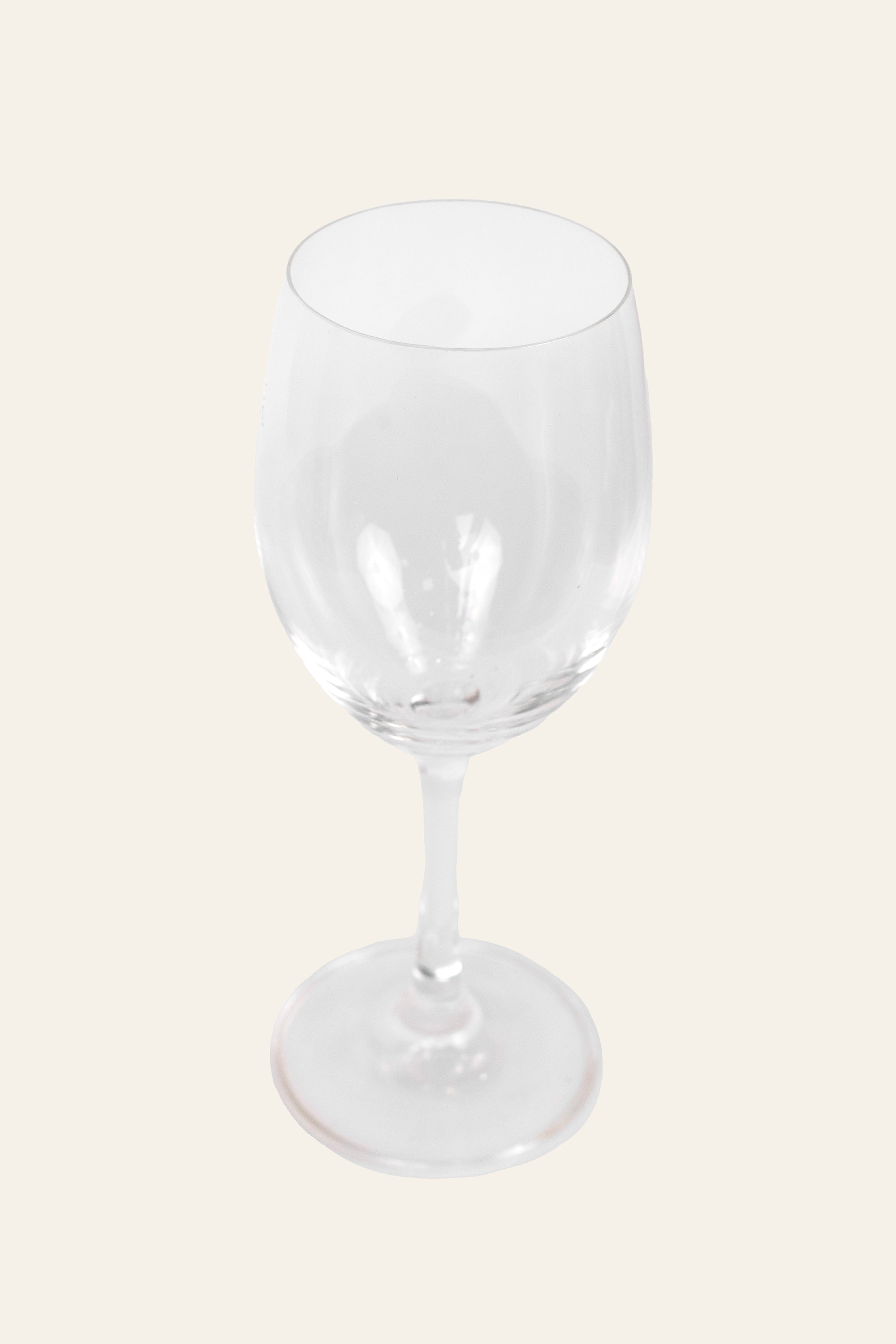 Premium transparent wine glass for dining and parties