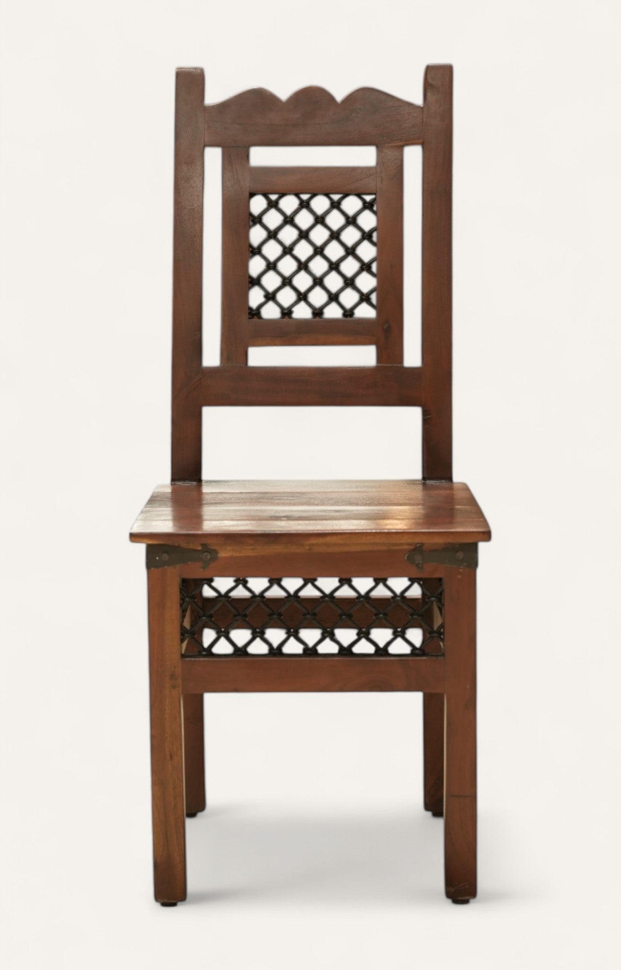 Wooden chair with lattice design