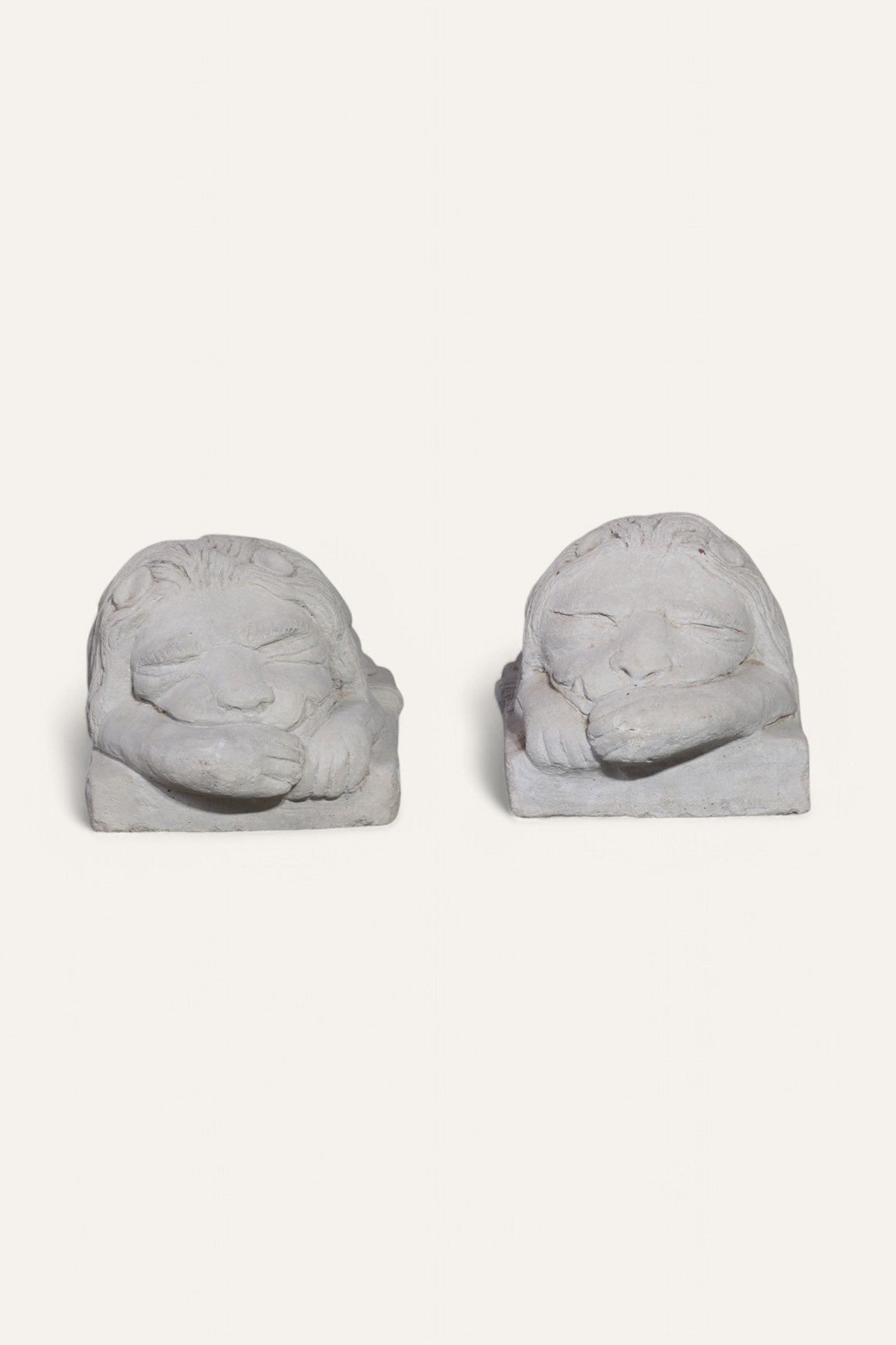 Set of 2 Sleeping Lion Sculpture for Home Decor