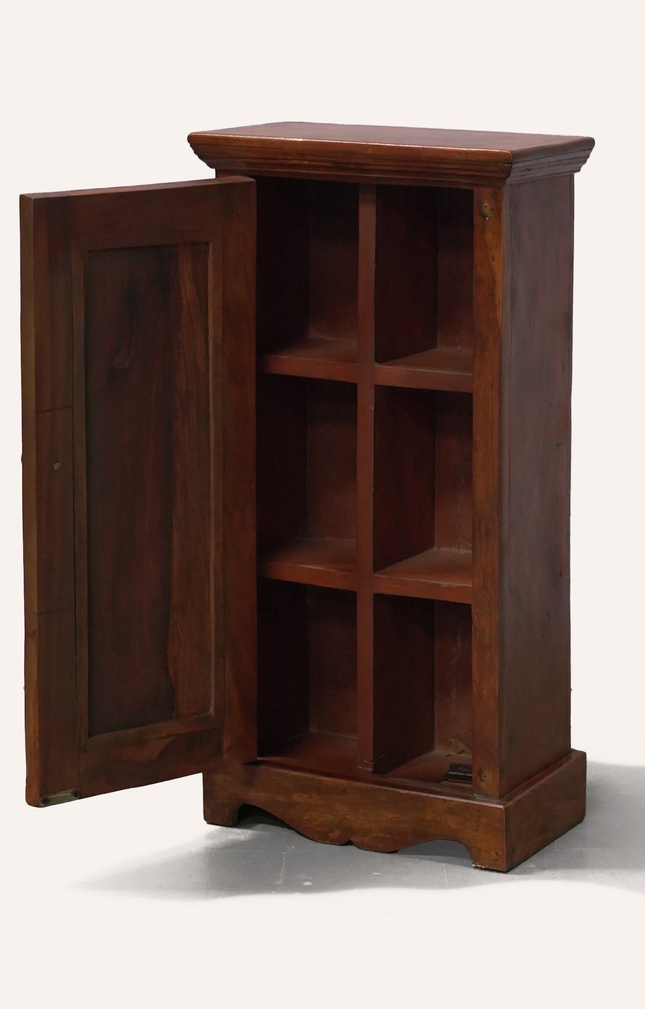 Simple Wooden Cabinet_secondary